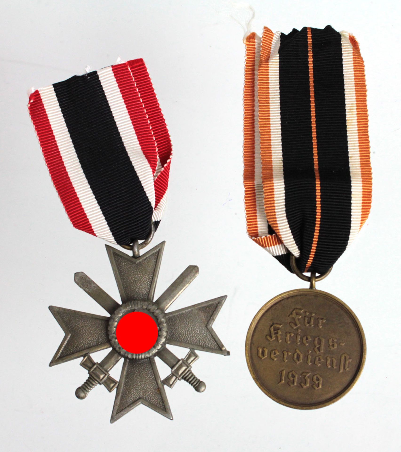 Kriegsverdienstkreuz und -medaille 1939 - Bild 2 aus 2