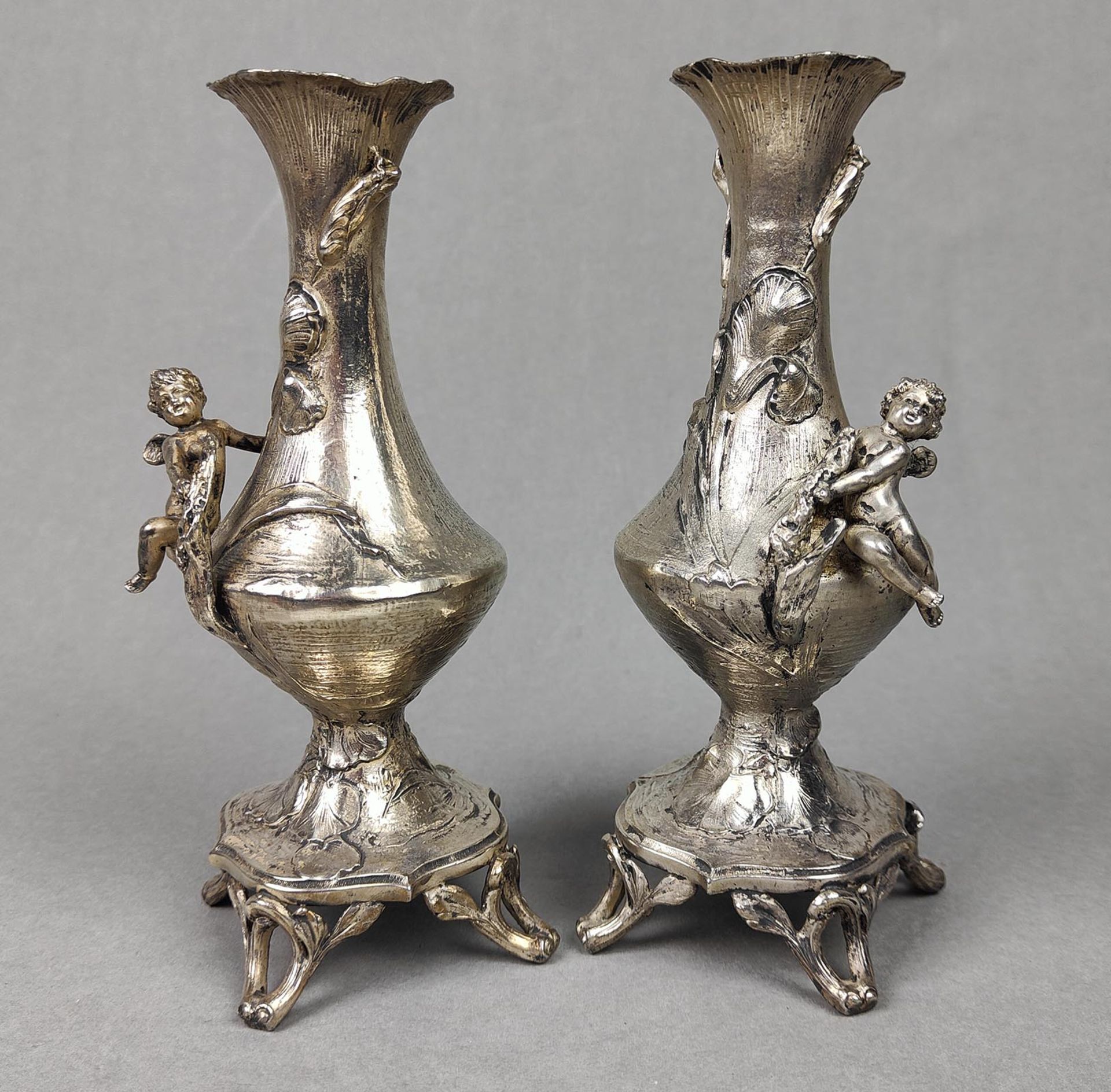 Jugendstil Vasenpaar mit Putto - Image 2 of 4