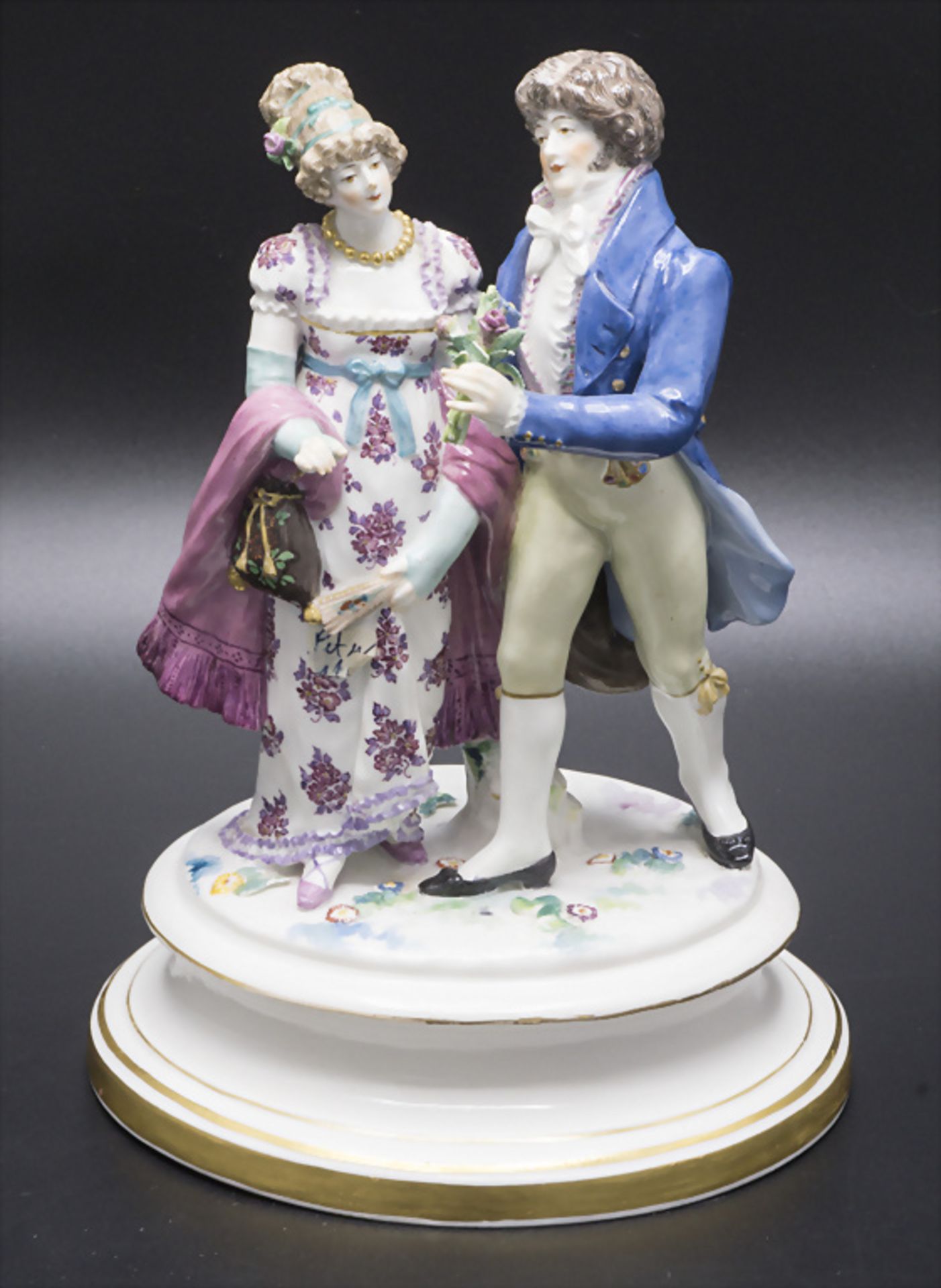 Galantes Biedermeier Paar beim Spaziergang / A gallant couple, Heinrich Goeschl, Meissen, um 1880