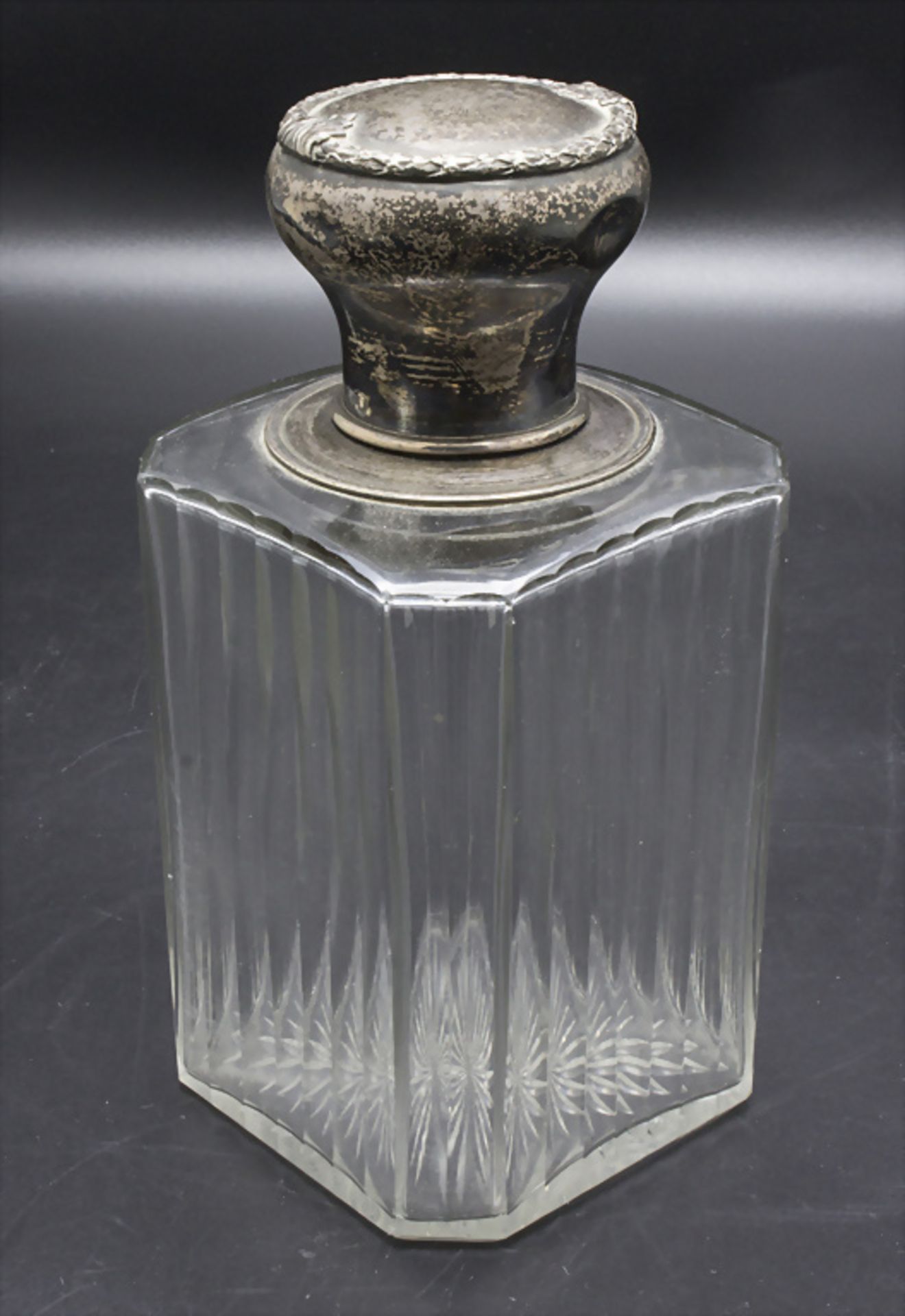 Likörkaraffe mit Silbermontur / A liqueur carafe with silver mount, Birmingham, 1929