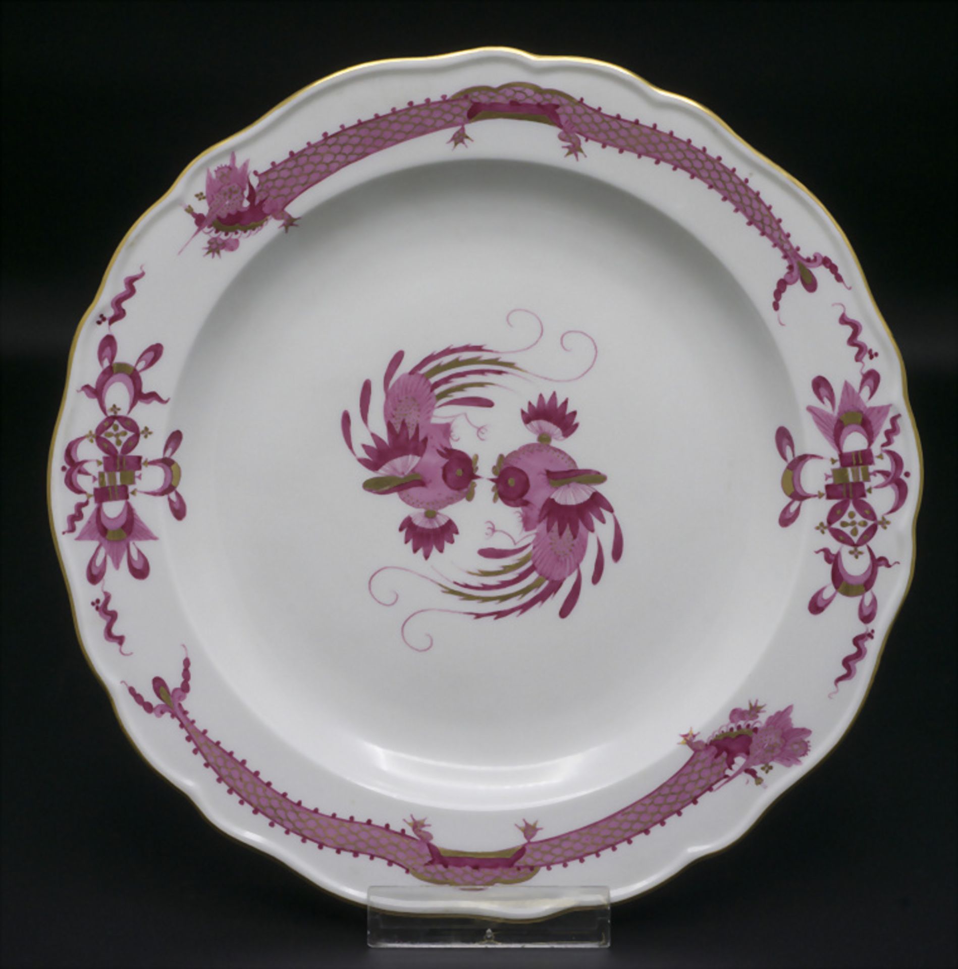 Teller 'Reicher Drache in Purpur' / A plate 'Rich Dragon in purple', Meissen, um 1860