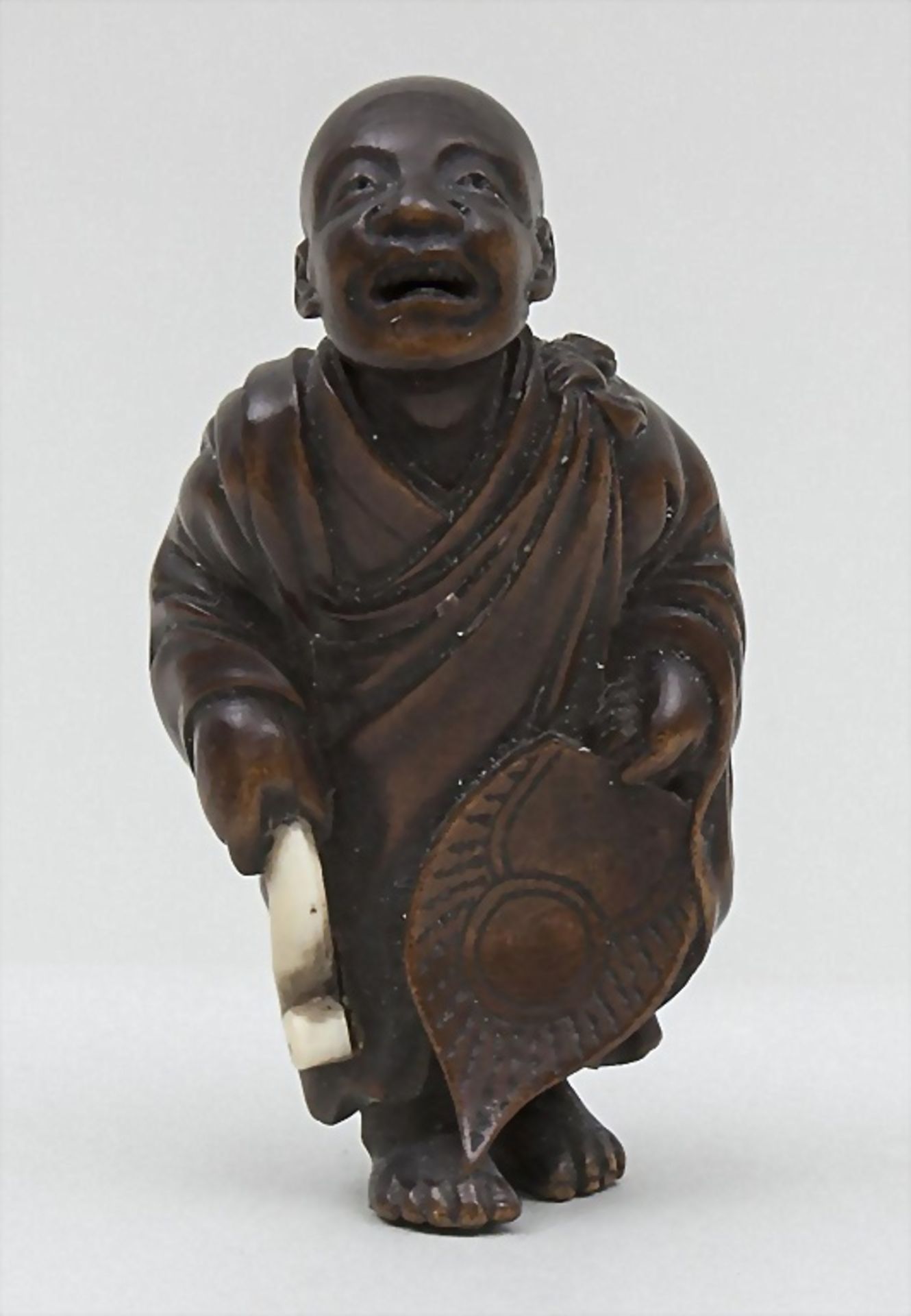 Netsuke, klagender Mönch, Buchsbaum, Japan, 19. Jh.