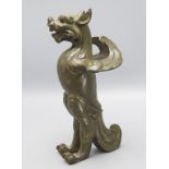 Bronzeplastik 'Stehender Drache' / A bronze figure of a standing dragon, wohl China
