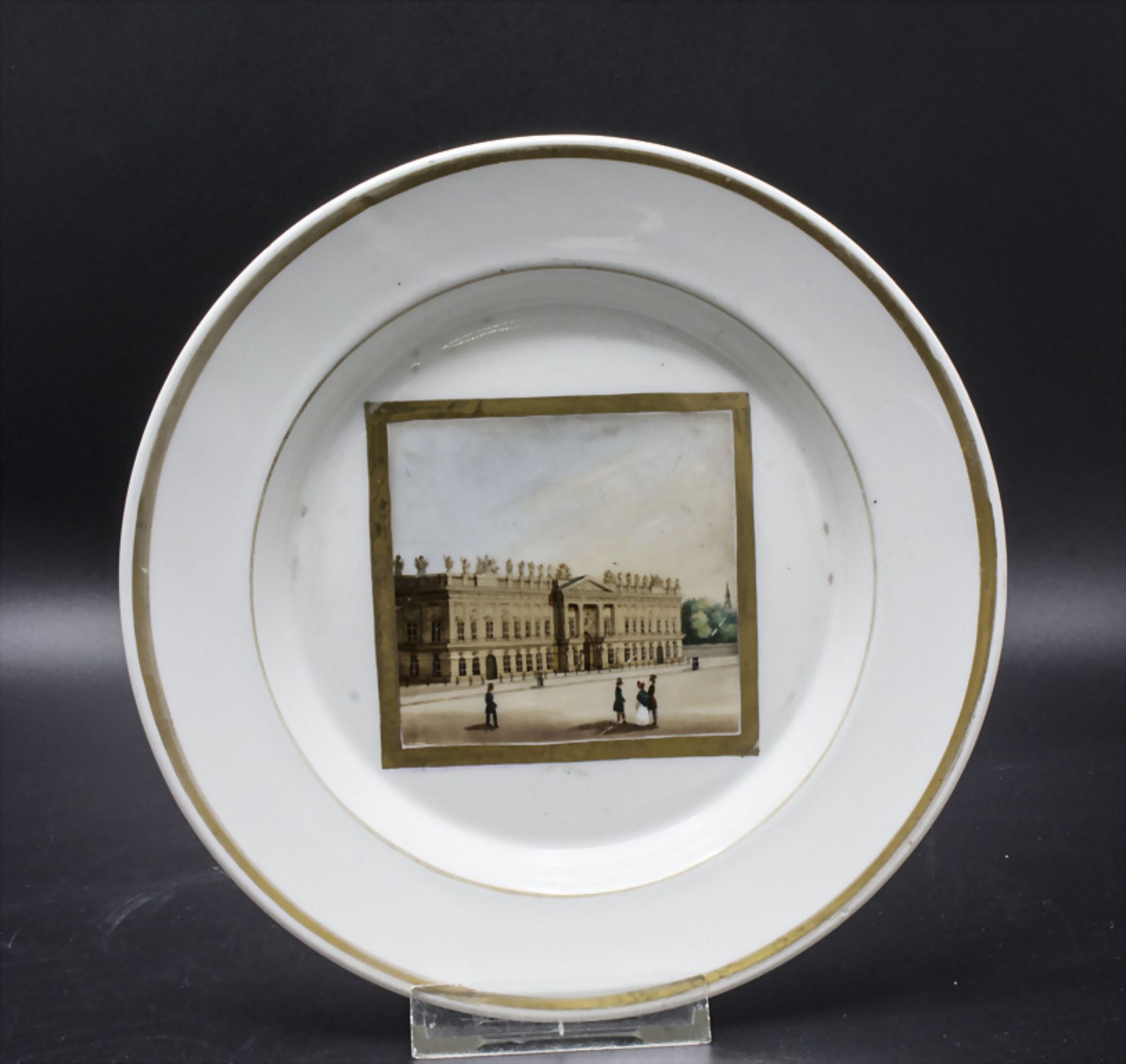 Klassizismus Teller mit Berliner Ansicht 'Zeughaus' / A Classicism plate with view of the ...