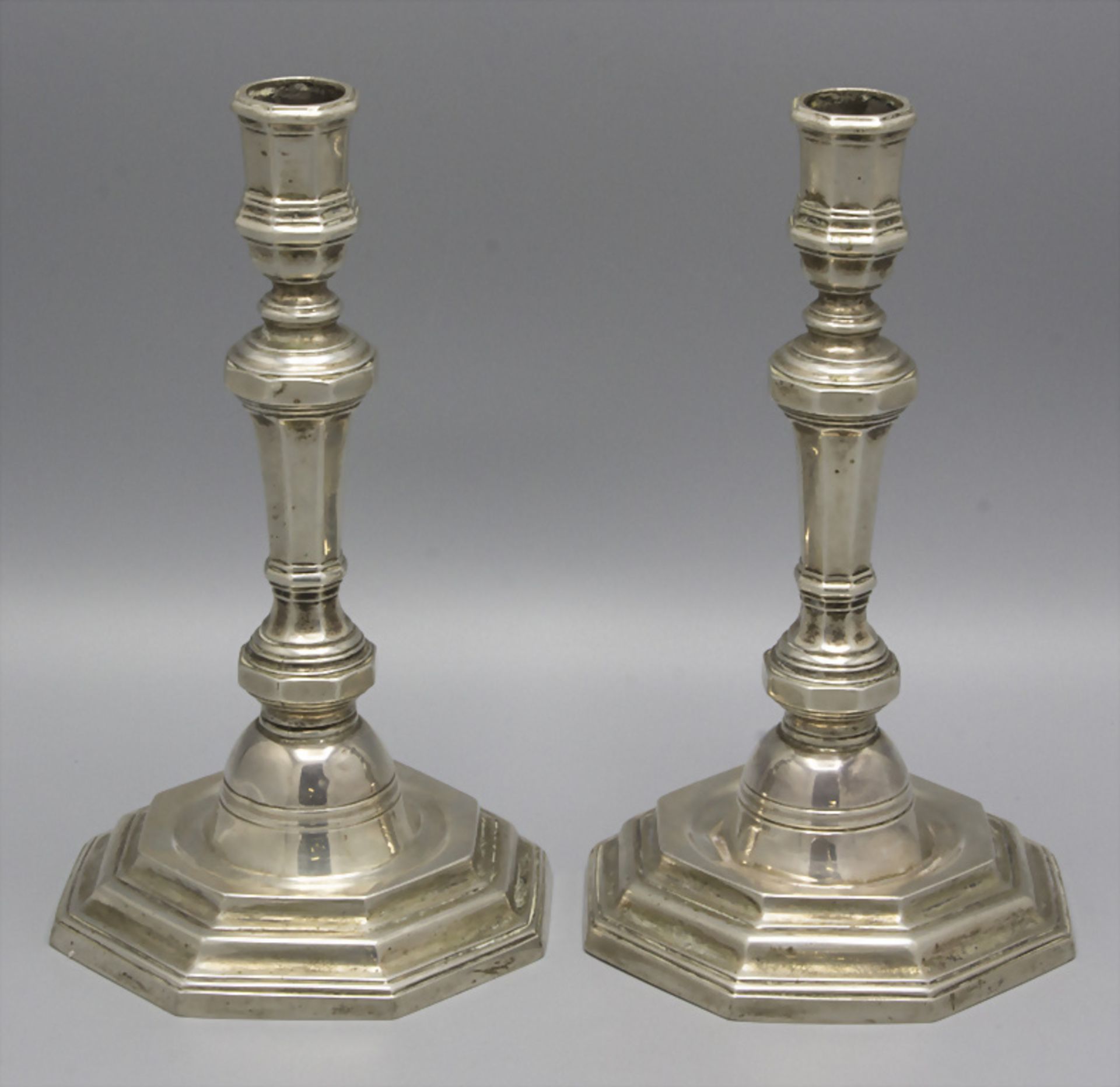 Paar Barock Kerzenleuchter / A pair of Baroque silver candlesticks, 18. Jh.