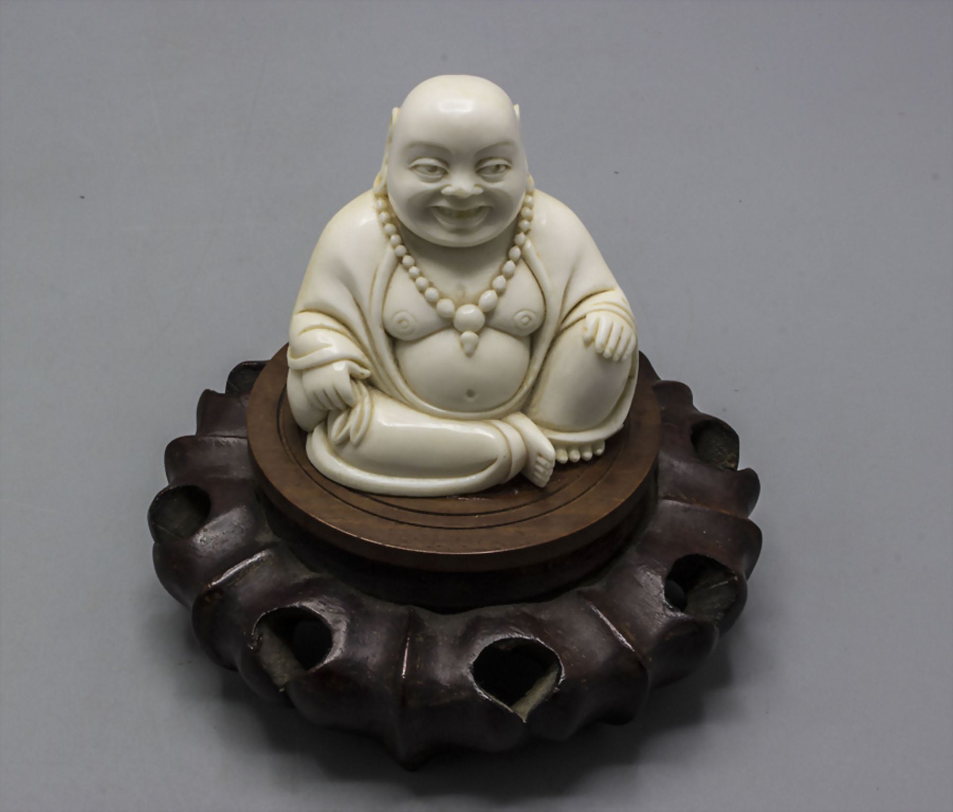 Elfenbein-Buddha / An ivory Buddha, China, um 1900