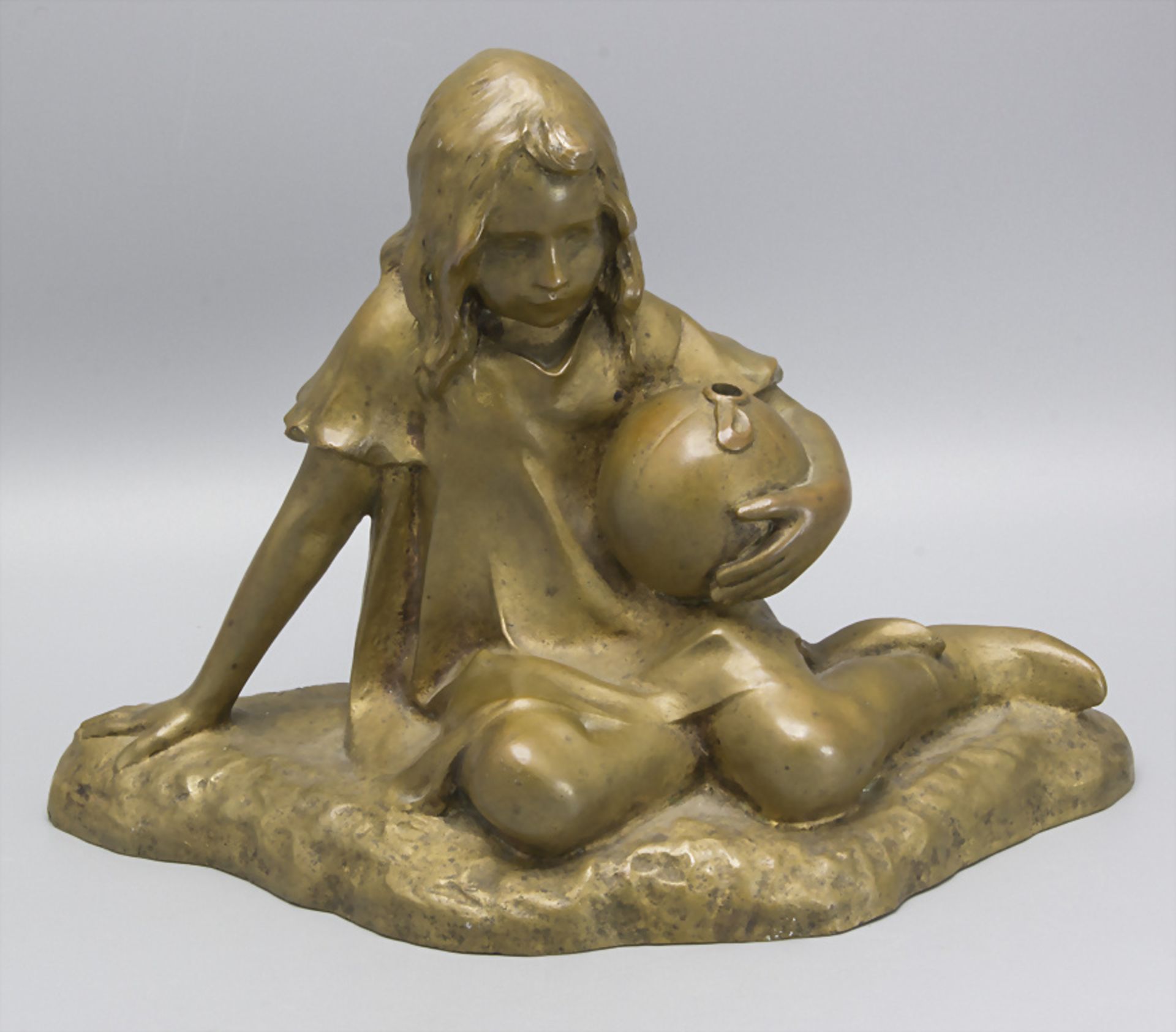 Figürliche Jugendstil Tischklingel 'Kind mit Ball' / A figural Art Nouveau table bell 'girl ...
