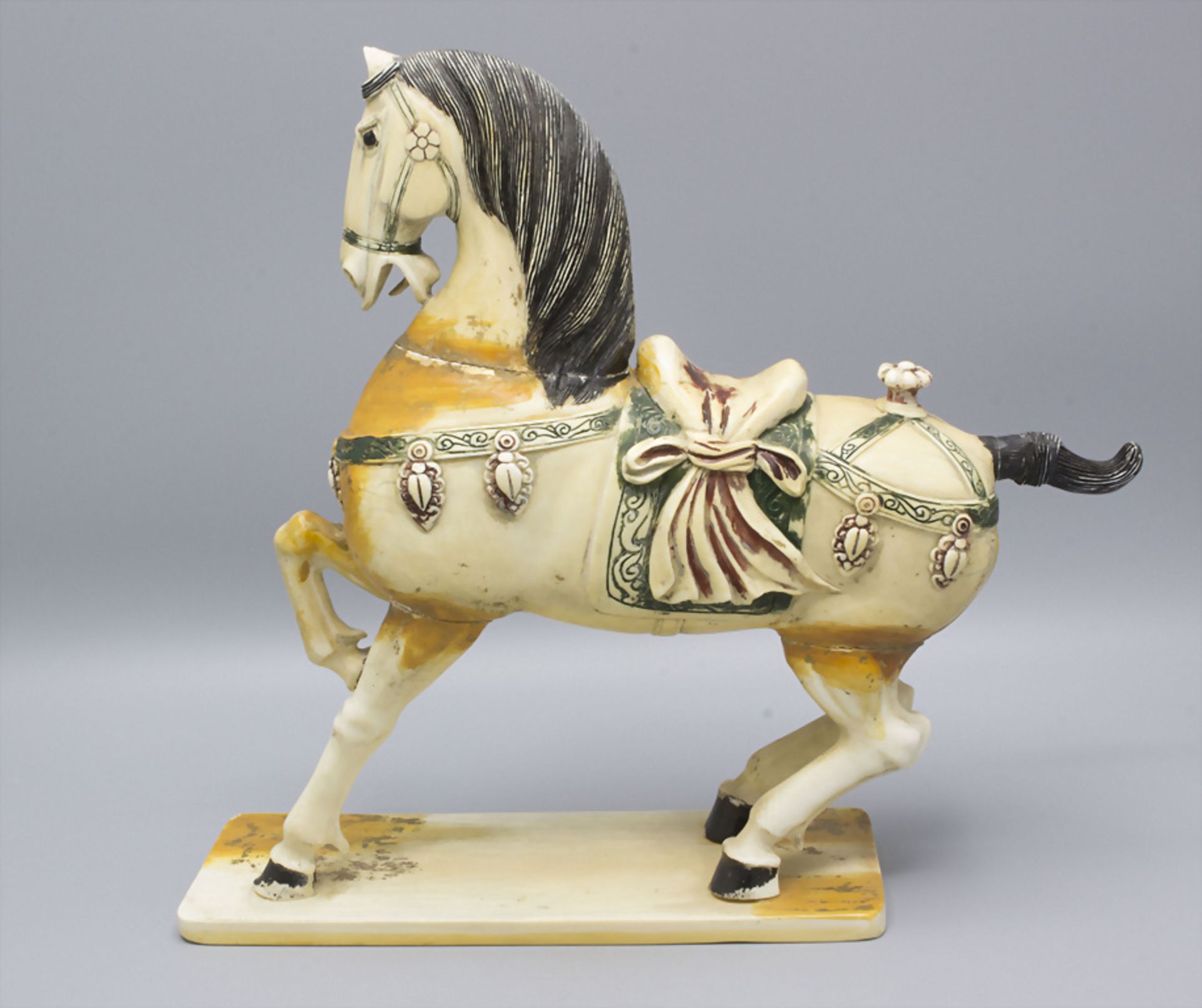 Tierfigur 'Pferd' / An animal figure of a horse, China, 18. / 19. Jh.