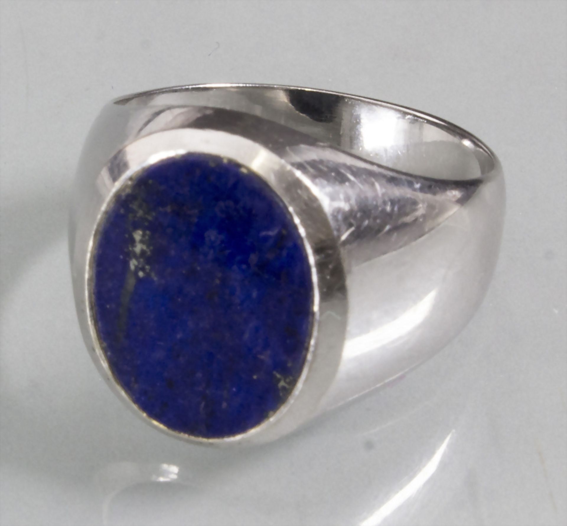 Herrenring mit Lapislazuli / A men's 14ct gold ring with lapis lazuli