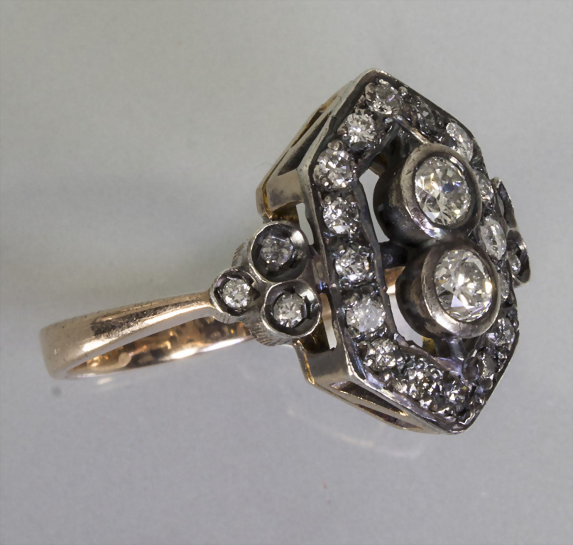 Art Déco Damenring mit Diamanten / An Art Deco 14 ct gold ring with diamonds