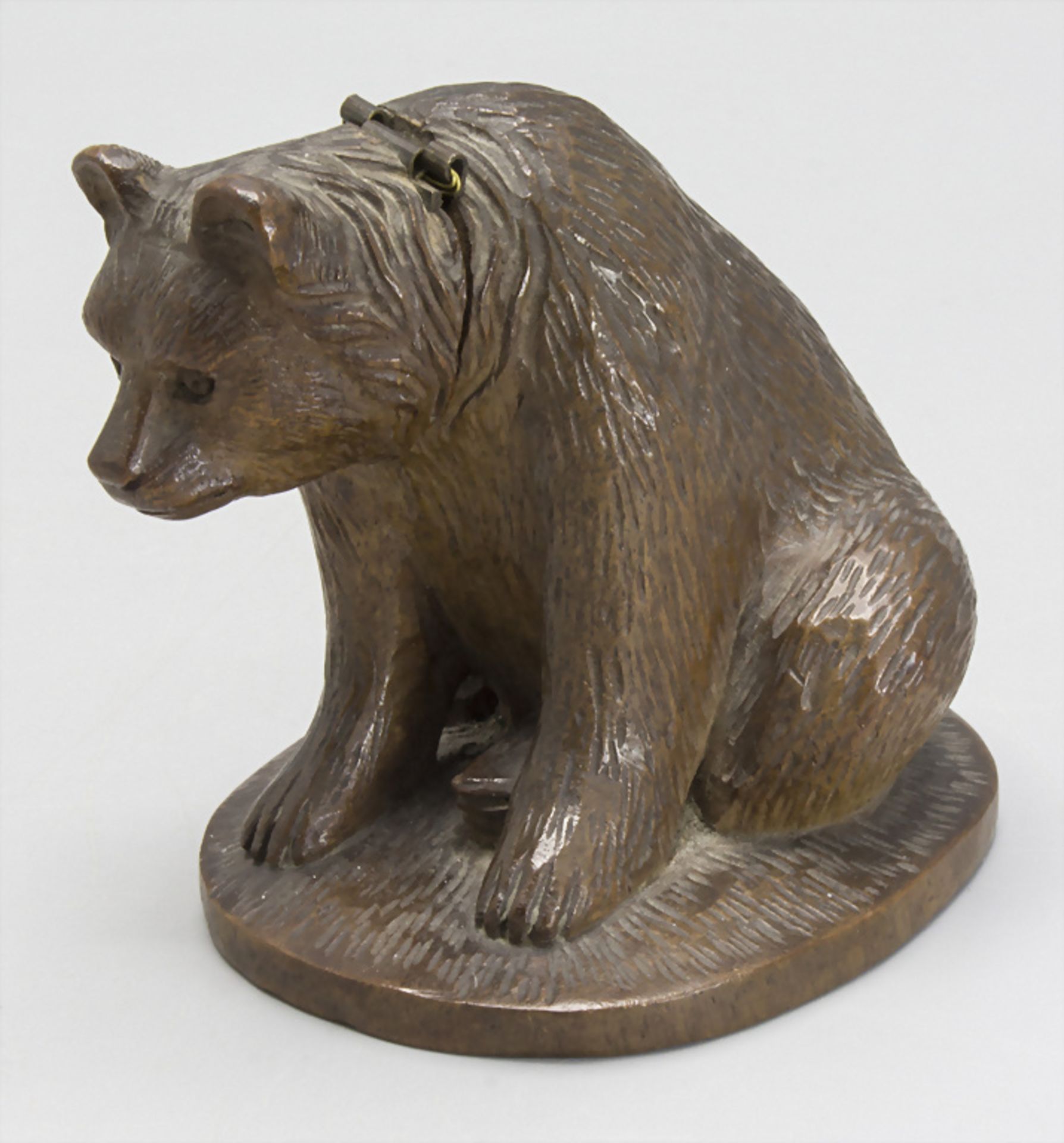 Bär als Zierdose / Streichholzhalter / A bear as box / vesta case, Brienz, Schweiz, Ende 19. Jh.