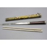 Reisebesteck im Köcher / A traveller's cutlery set in a quiver, China, wohl 19. Jh.