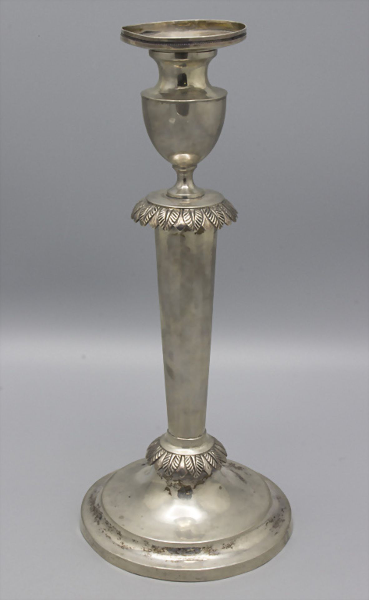 Klassizismus Kerzenleuchter / A Classicism silver candlestick, Scheel, Kassel, 19. Jh.