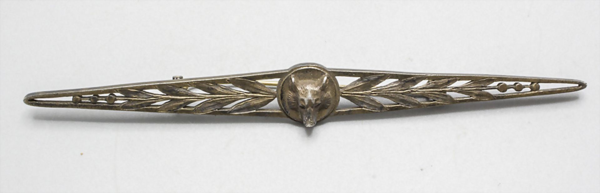 Lange Brosche mit Wolfskopf / A long silver brooch with the head of a wolf, Frankreich, 19. Jh.