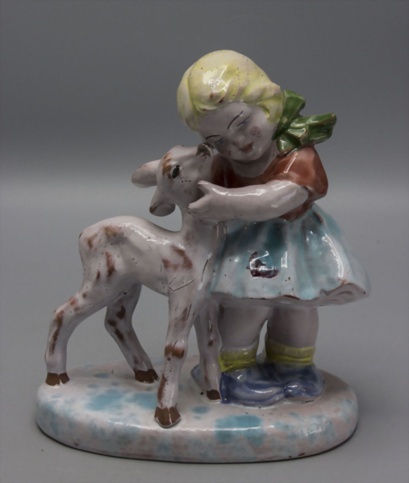 Keramik Figur 'Mädchen mit Reh' / A ceramic figure 'girl with a deer', wohl Wien, um 1920