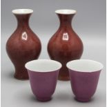Ein Paar Gefäße mit einem Paar Koppchen / A pair of vessels and a pair of tea bowls, China