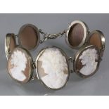 Kamee-Armband / A bracelet with cameos, Italien, um 1900