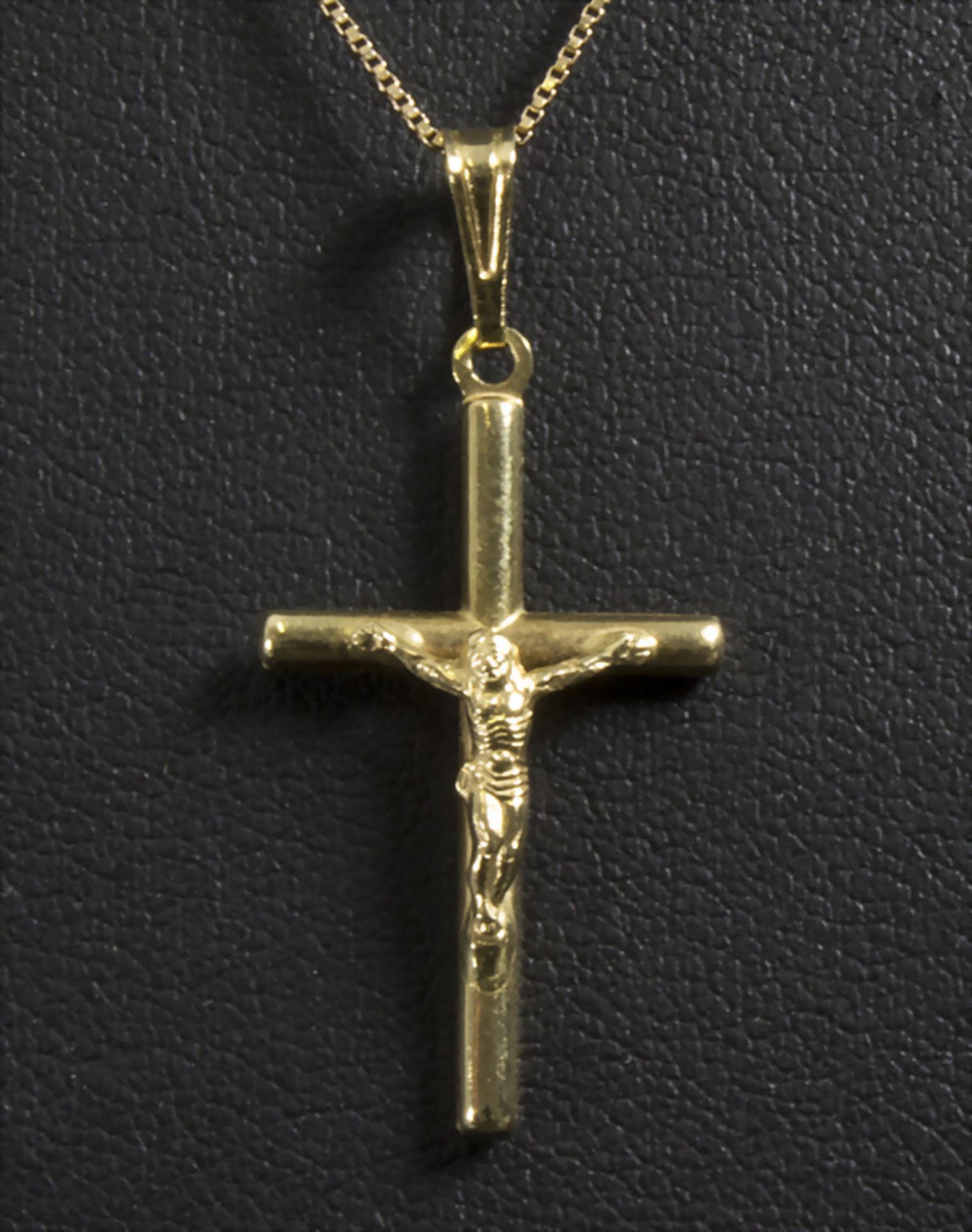 Goldkette mit Kreuzanhänger / A gold necklace with an 18 ct gold cross pendant