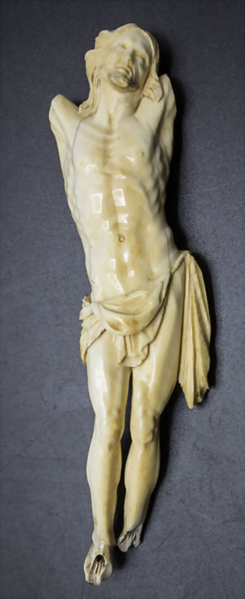 Elfenbeinfigur 'Corpus Christi' / An ivory figure 'Corpus Christi', 18. Jh.