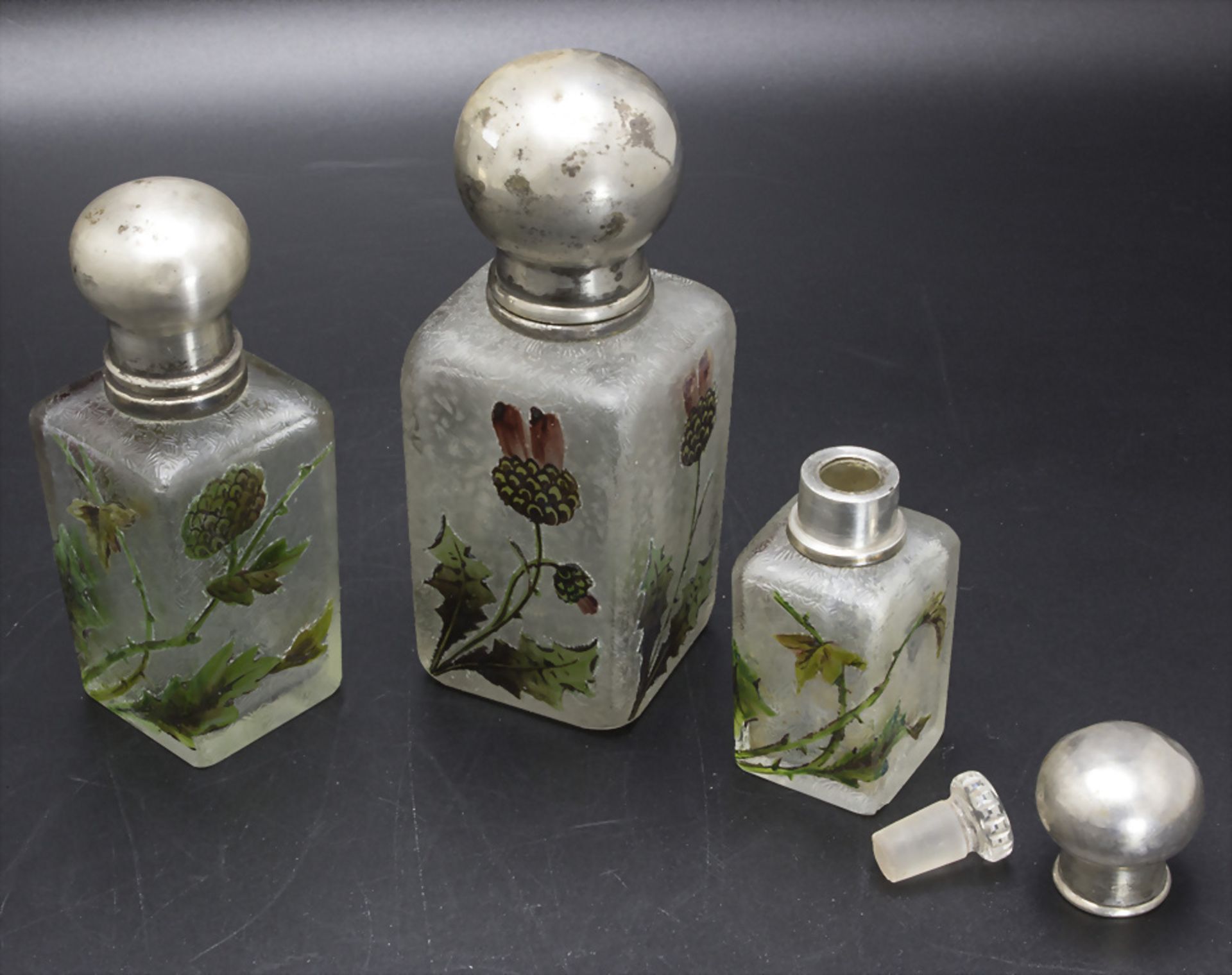 3-teiliges Jugendstil Flakon Set mit Disteldekor / A 3-piece Art Nouveau perfume bottle set ...