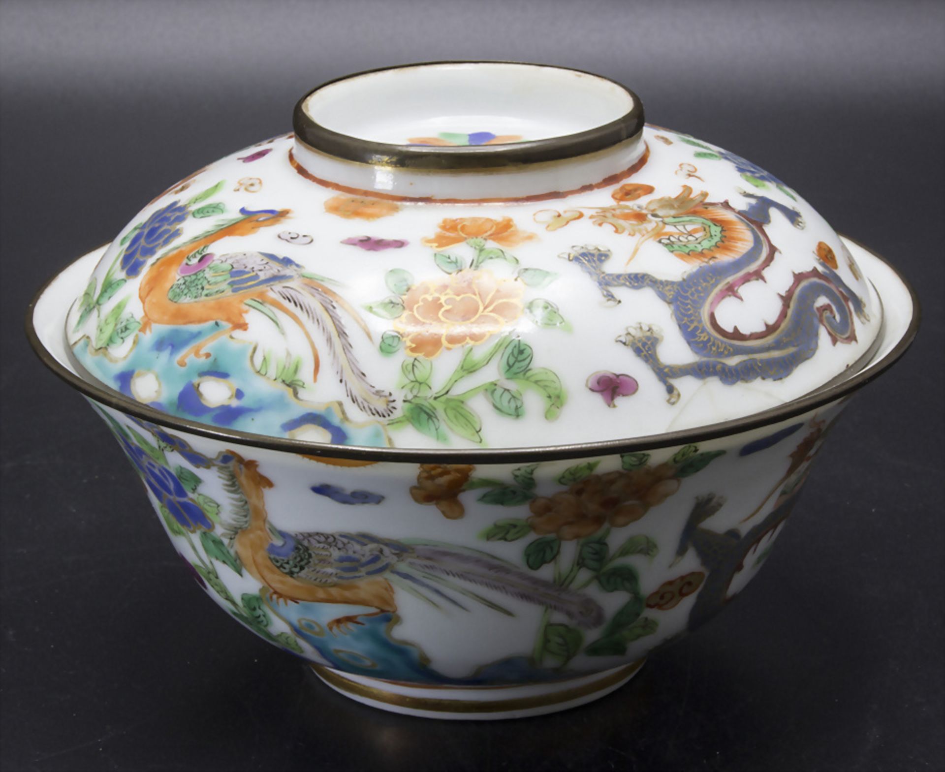 Deckelkumme / A covererd bowl, China, Qing Dynastie (1644-1911), wohl Qianlong Periode (1736-1795)
