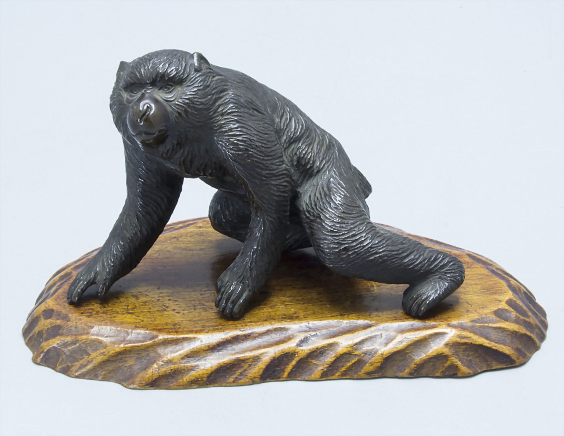 Bronzeplastik 'Pavian' / A bronze figure 'Baboon'