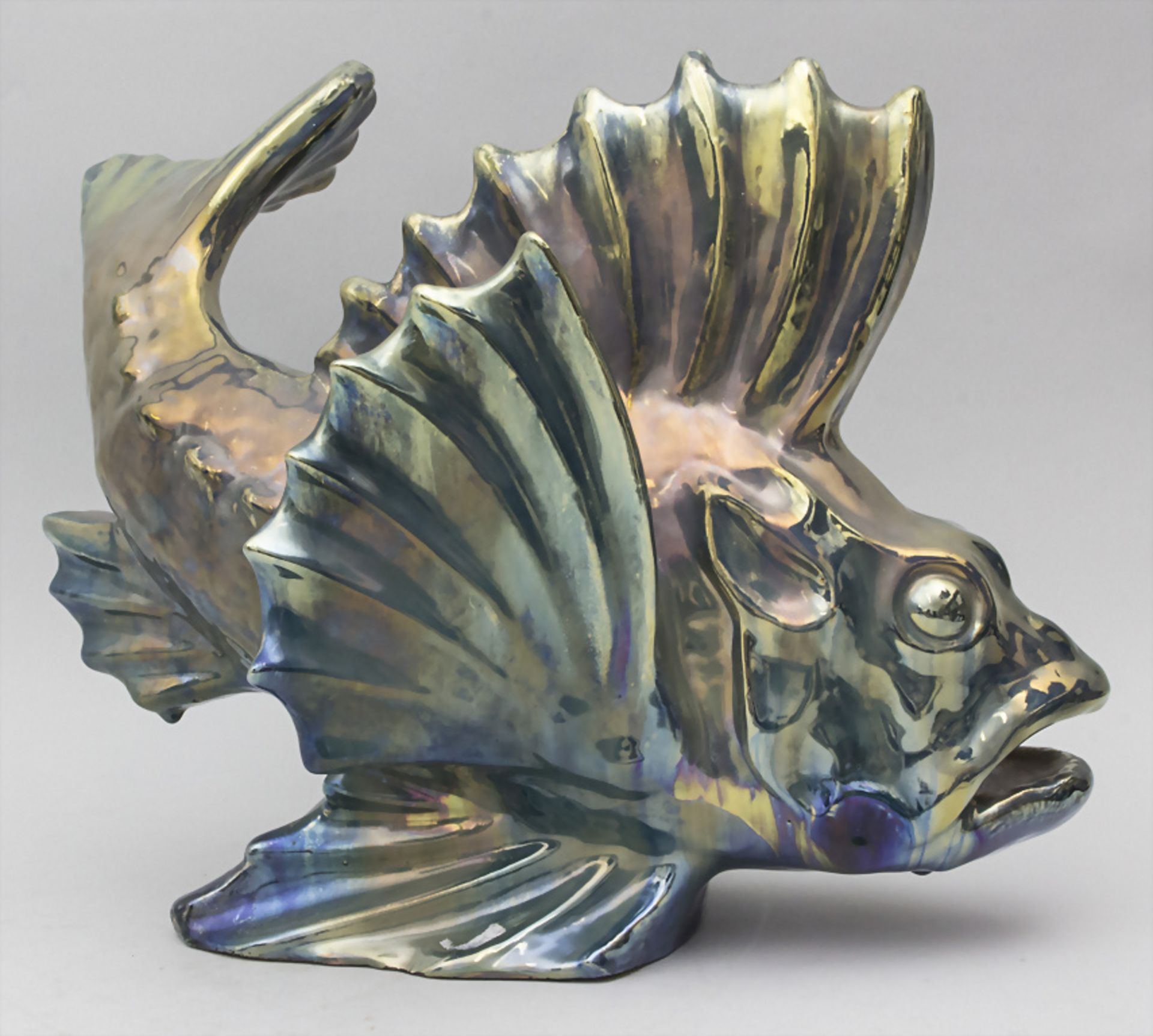 Skorpionfisch in Metallikfarben / A scorpion fish in metallic colours, Rambervillers, 20. Jh.