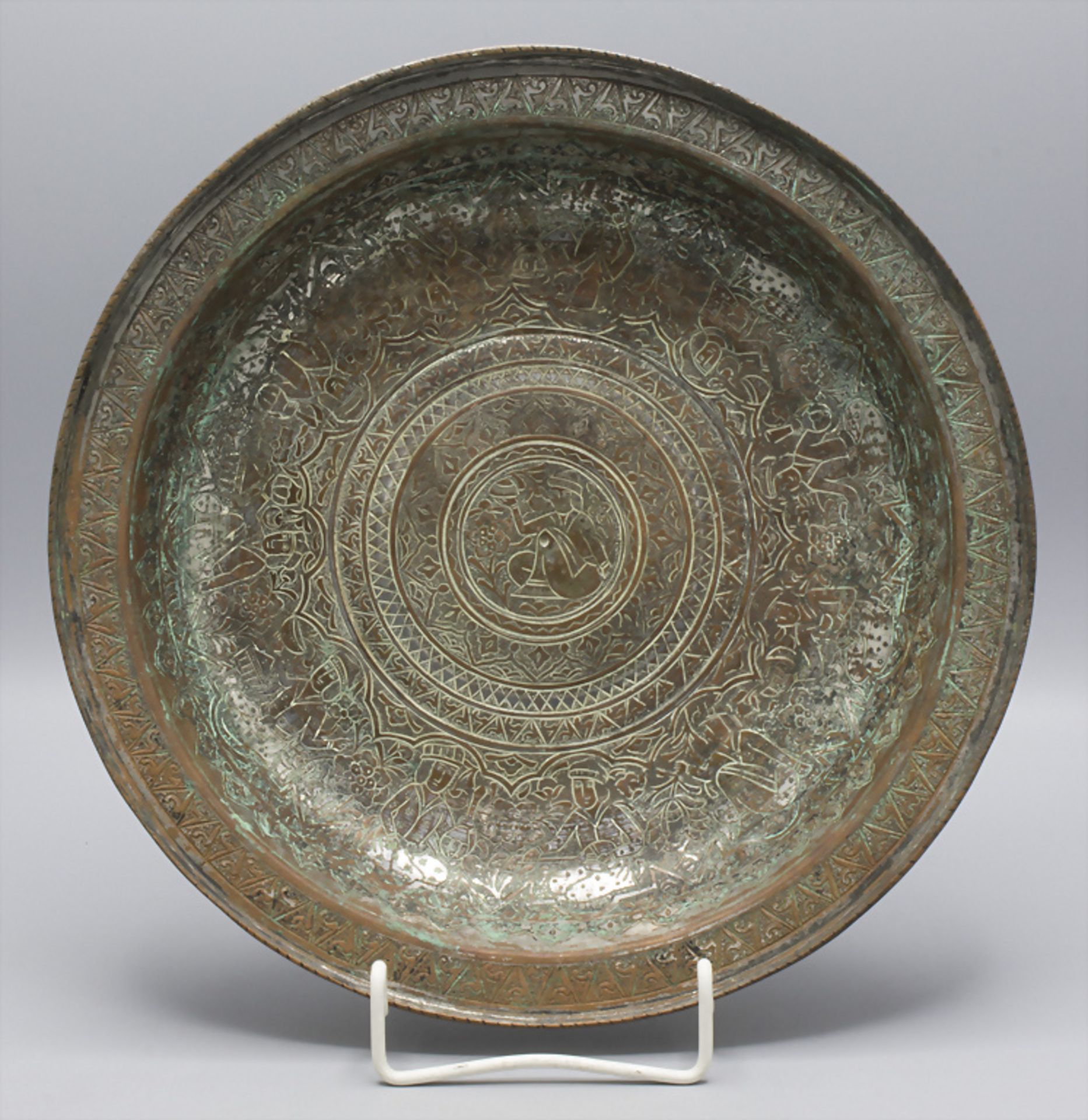 Zierschale / A decorative copper bowl, Pakistan/Iran, 16./17. Jh.