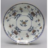 Doucai-Teller / A Doucai plate, China, Qing Dynastie (1644-1911), Qianlong Periode (1736-1795)