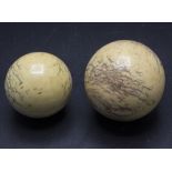 Zwei Elfenbein-Kugeln / A set of two ivory balls, Frankreich, um 1900