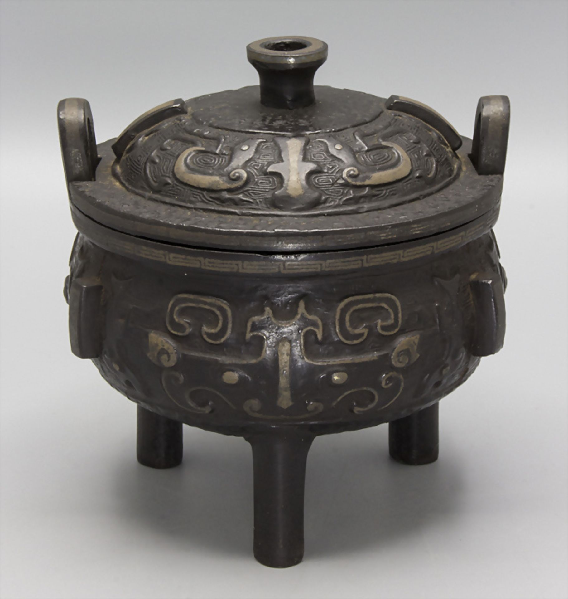 Seltenes Räuchergefäß 'Koro' / A rare Koro incense burner, China, frühe Qing Dynastie ...