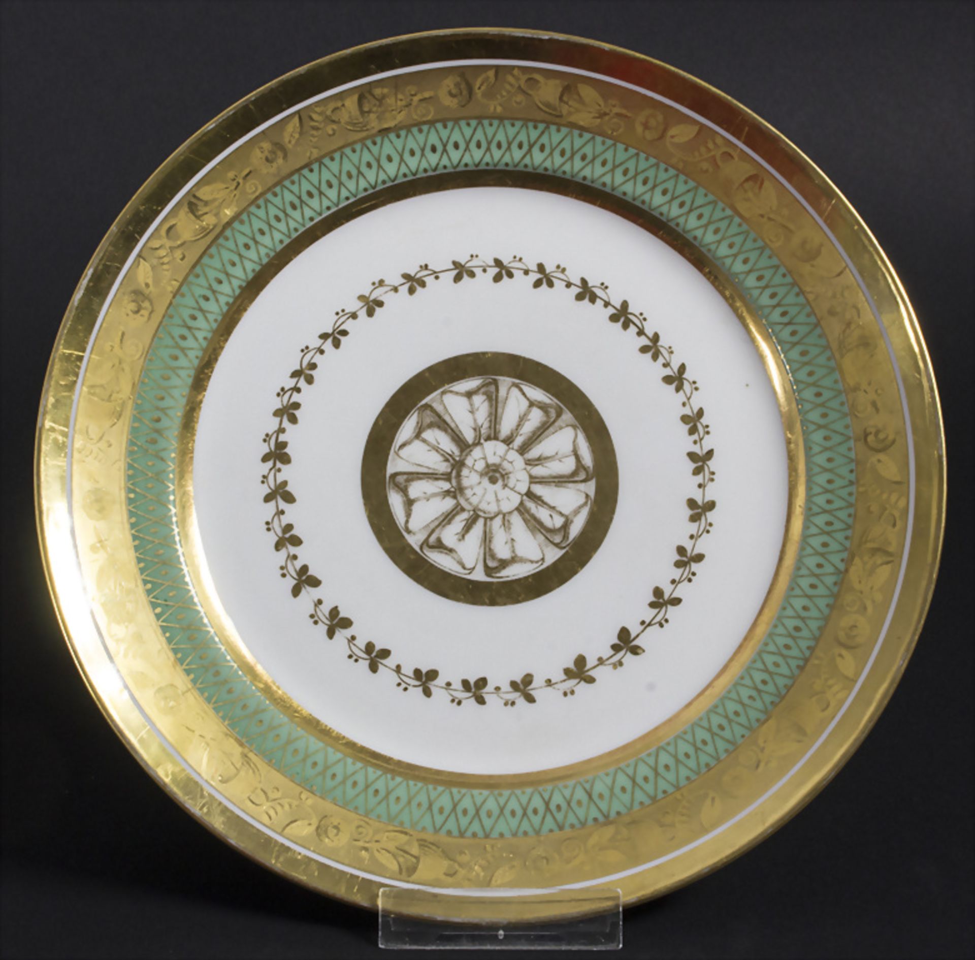 Empire-Teller / Une assiette Époque 1er Empire / An Empire plate, Porcelaine de Paris, um 1810