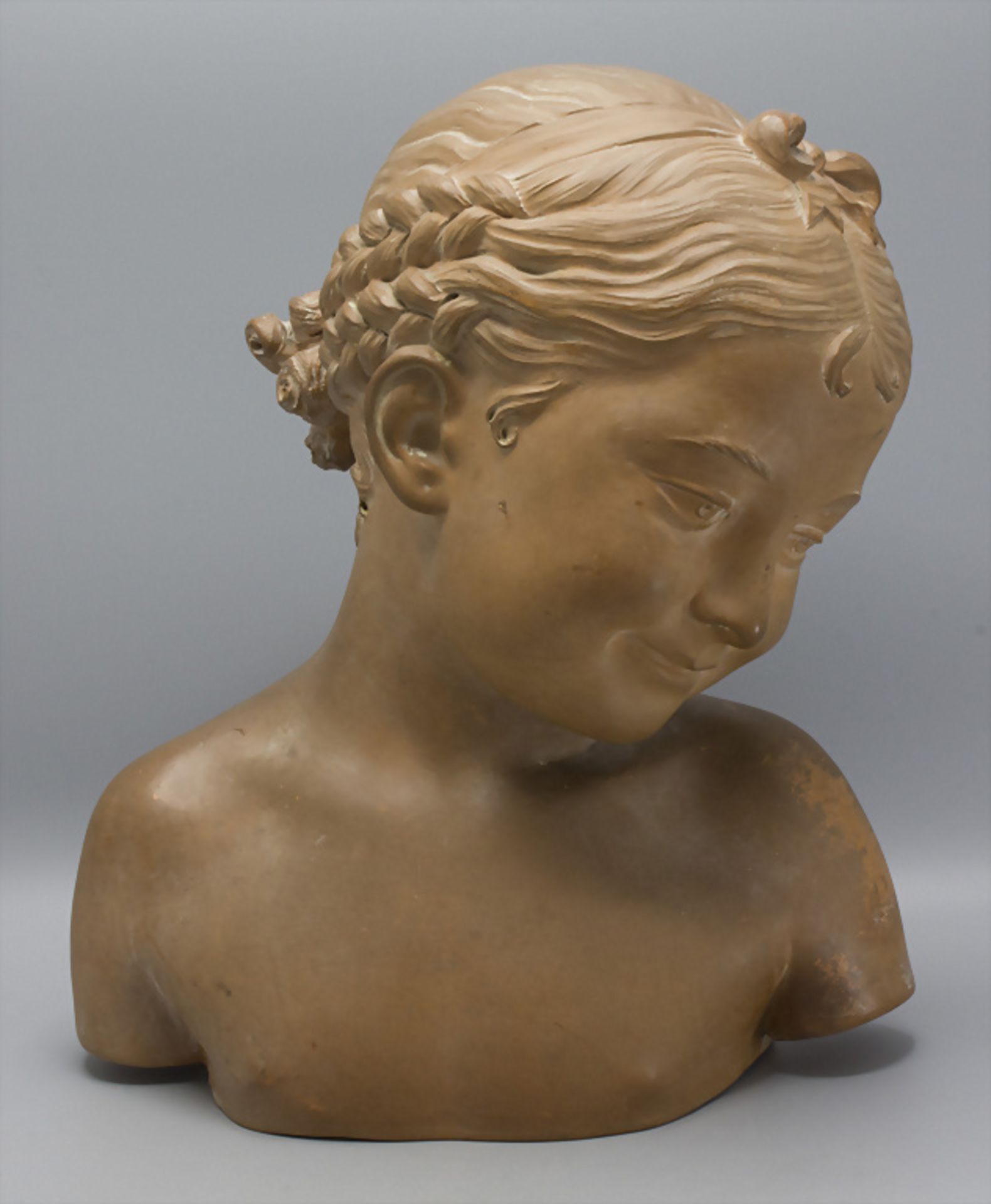 Mädchenbüste / A terracotta bust of a girl, Pigalle, Frankreich, um 1920
