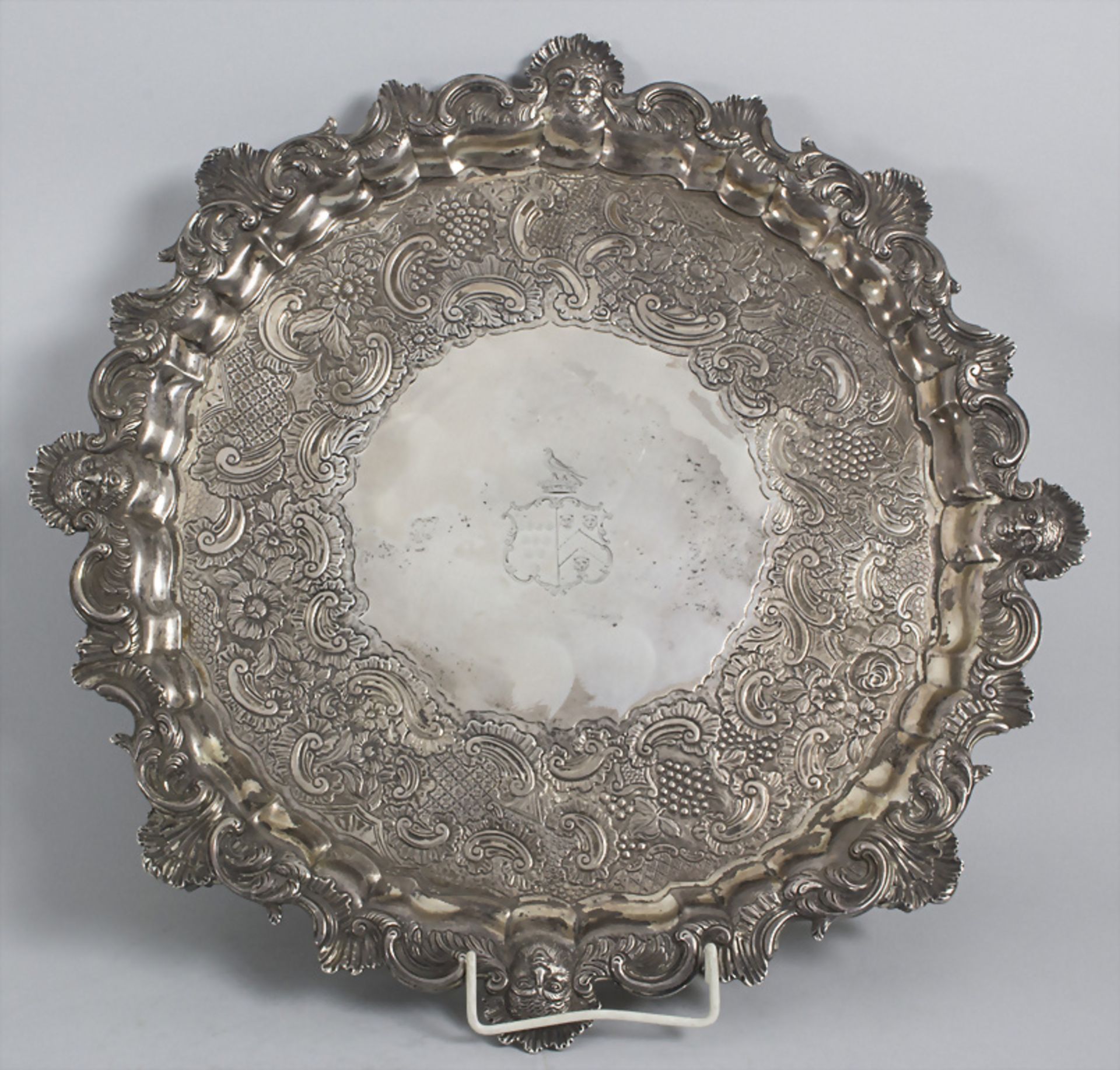 Großes Tablett / A large silver tray, John Carter II, London, 1774