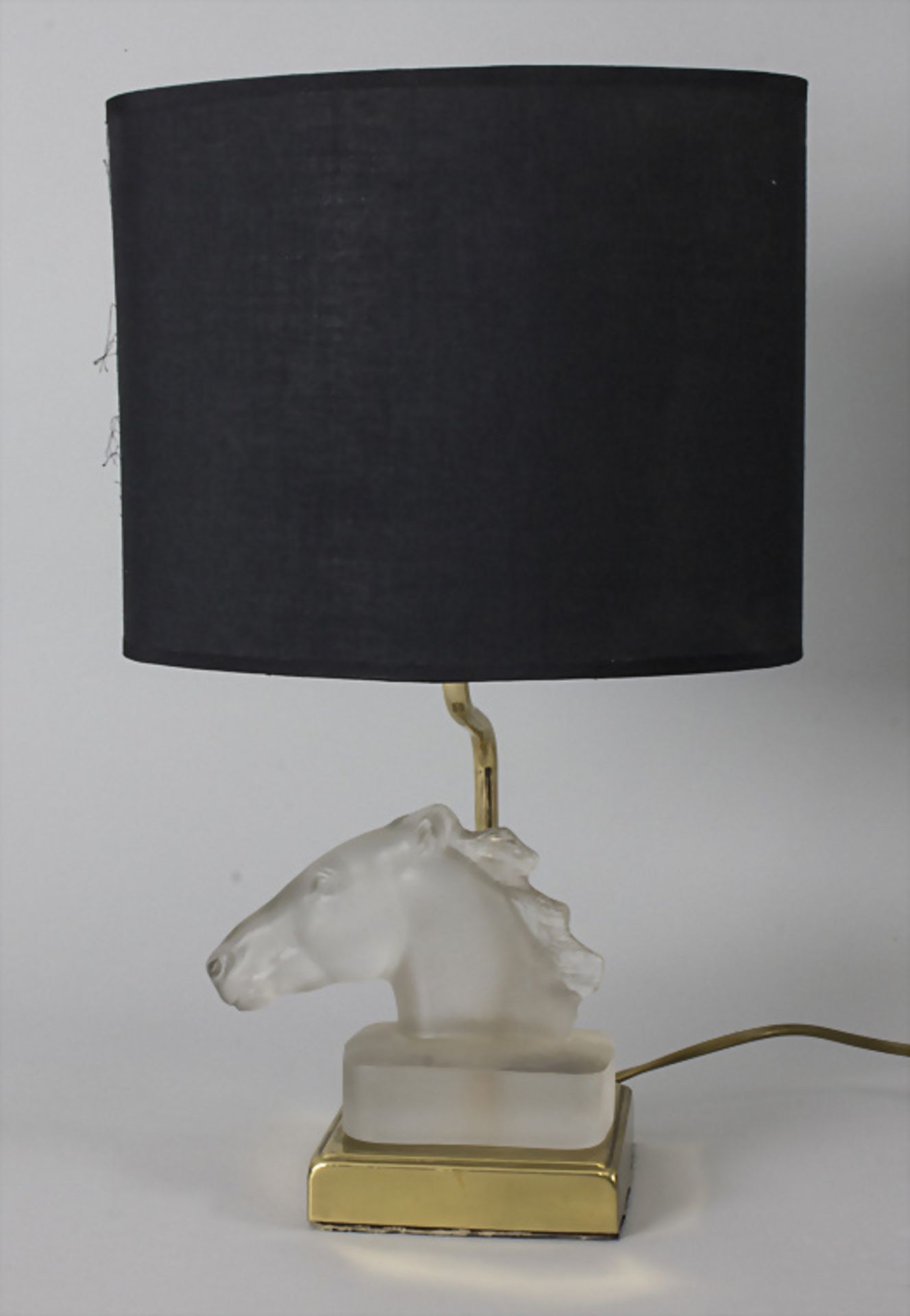 Tischlampe mit Pferdekopf / A table lamp with the head of a horse, Le Dauphin, Paris