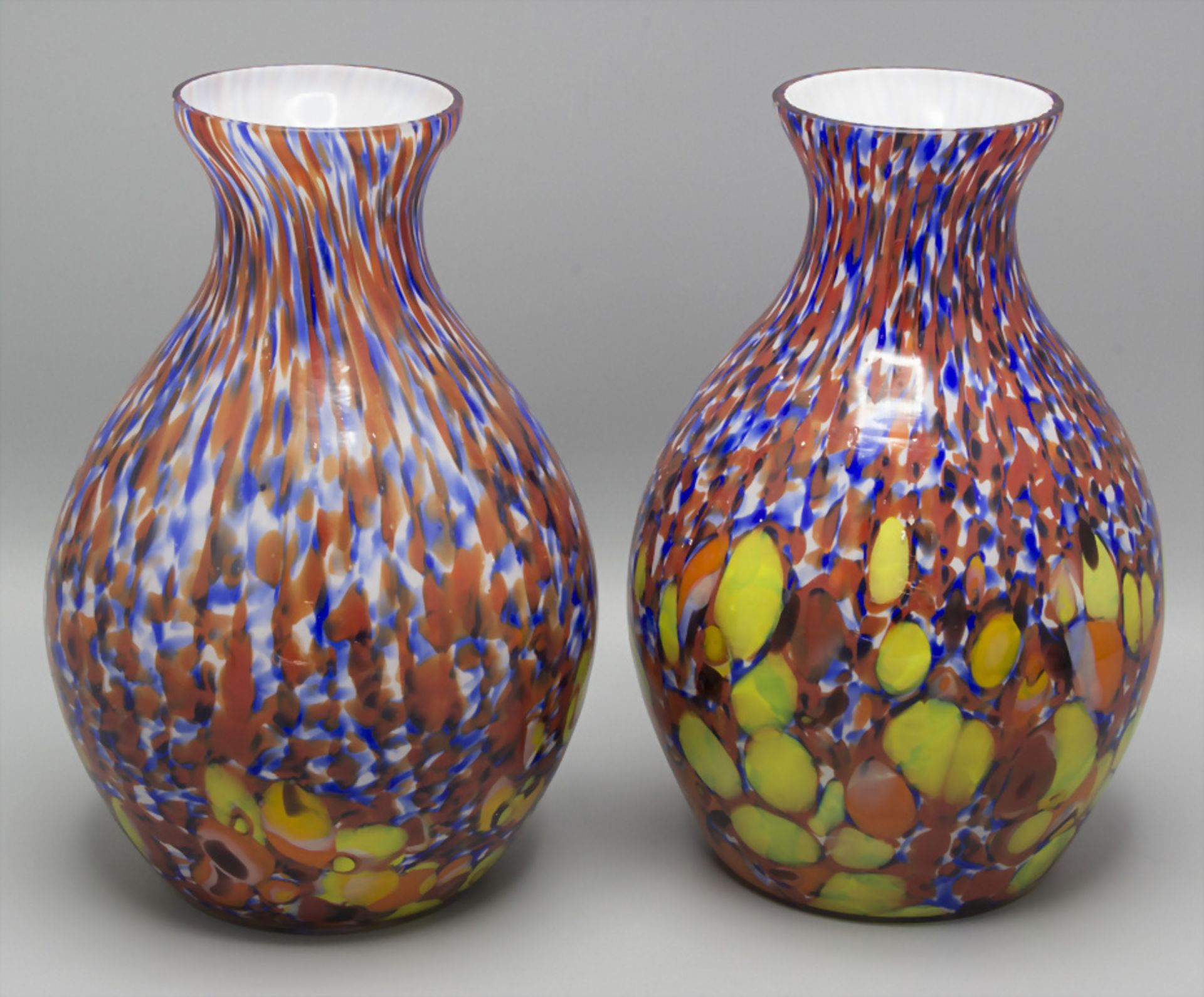 Zwei Ziervasen / Two decorative vases, Frankreich, wohl Vichy, 20. Jh.