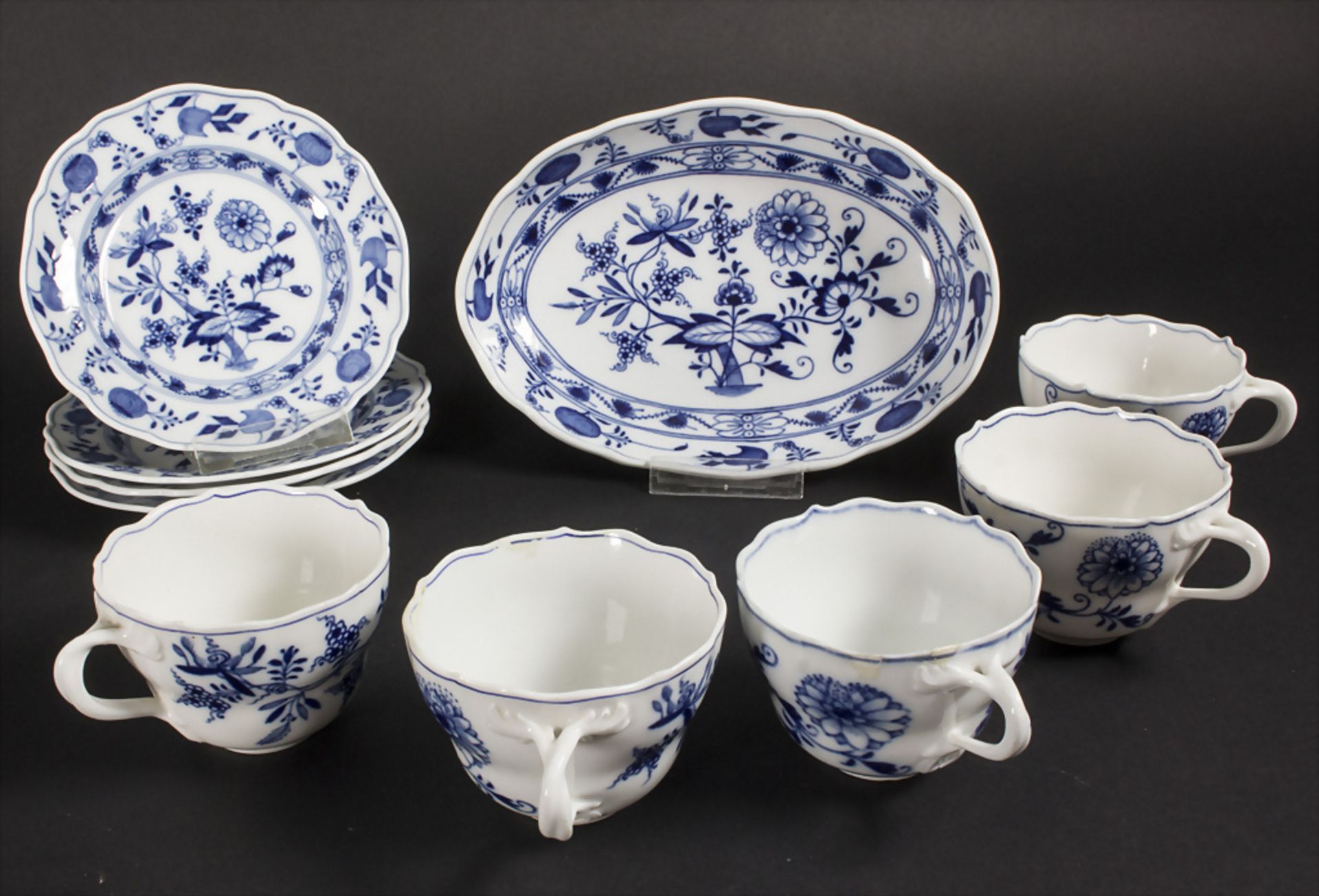 Restservice Zwiebelmuster / A set of 10 pieces with onion pattern, Meissen, 19-20 Jh.