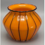 Glasziervase 'Tango' / A decorative 'Tango' glass vase, Entwurf Michael Powolny, Johann Lötz ...