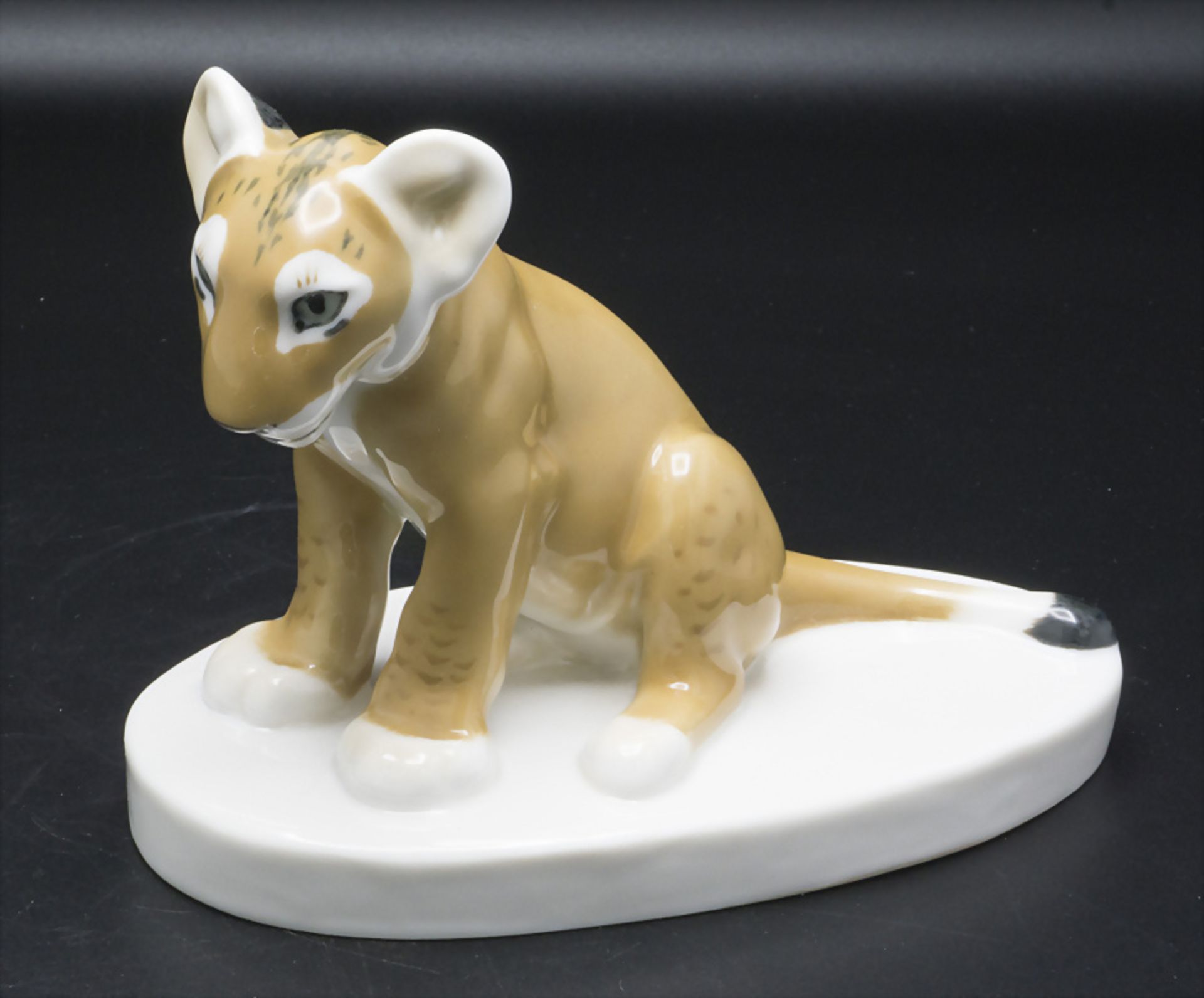 Jugendstil Tierfigur 'Junger Löwe' / An Art Nouveau animal figurine of lion cup, Rudolf ...
