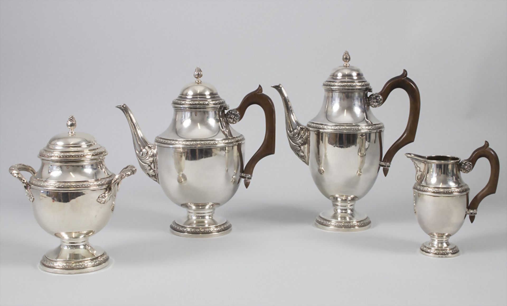 Tee- und Kaffeekern / An Art Déco silver tea and coffee set, Longnet & Bardiès, Paris, 1887-1927