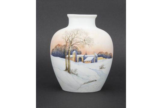 Vase mit Winterlandschaft / A vase with a winter landscape, Karl Ens, Volkstedt, um 1900