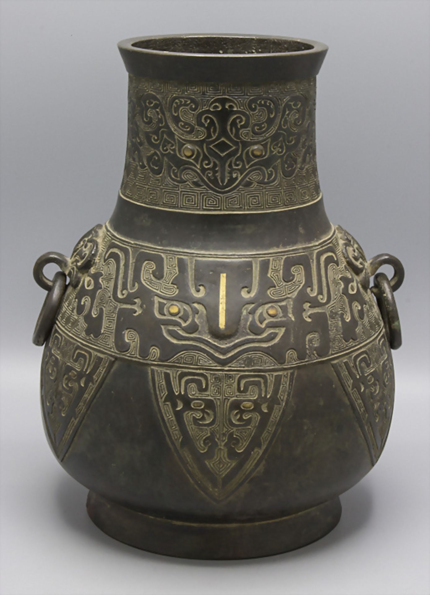 Zweihenkelvase / A two-handle vase, China, frühe Qing Dynastie (1644-1911), 17./18. Jh.