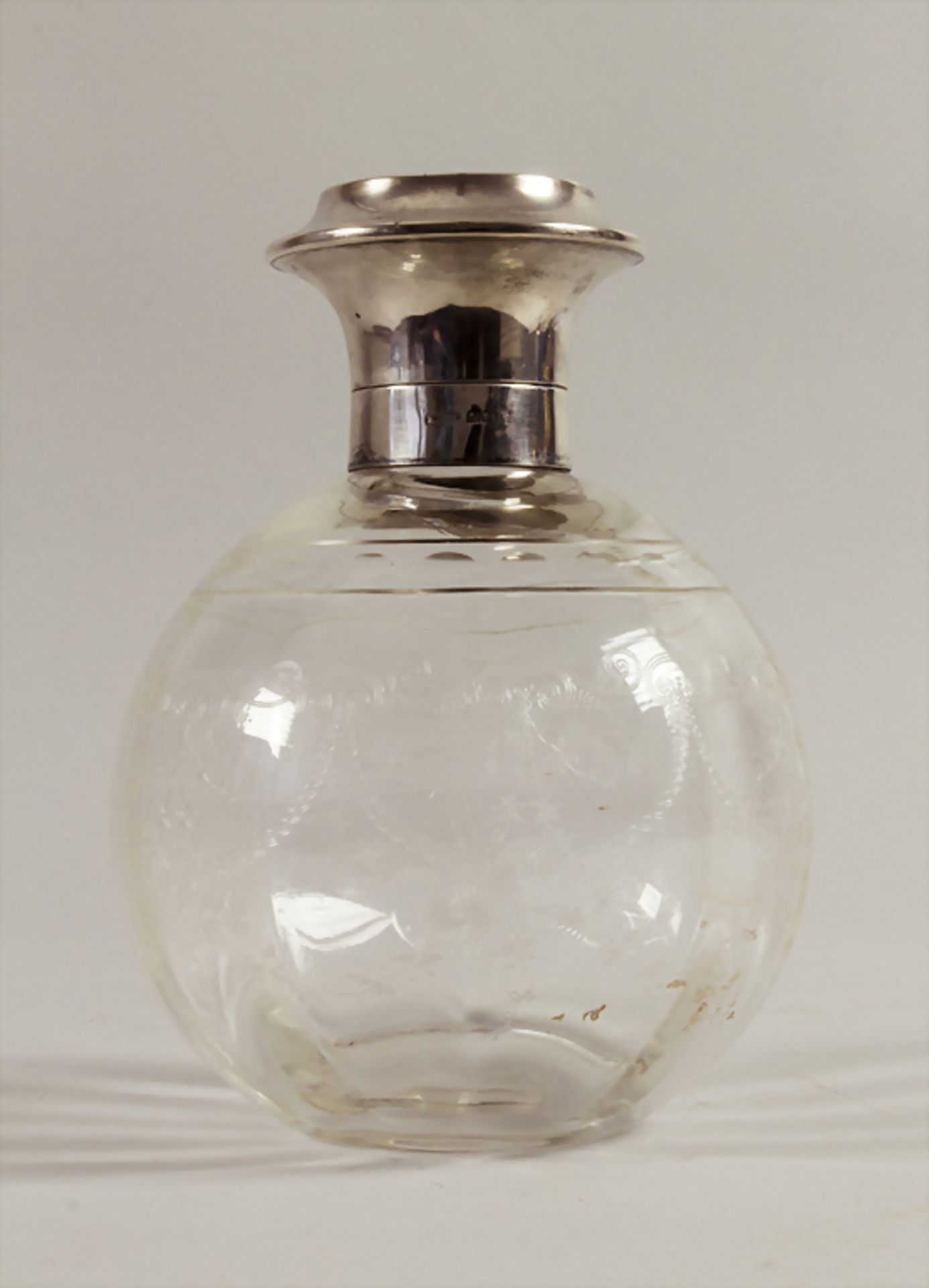 Likörkaraffe mit Silbermontur / A liqueur carafe with silver mount, Birmingham, 1914