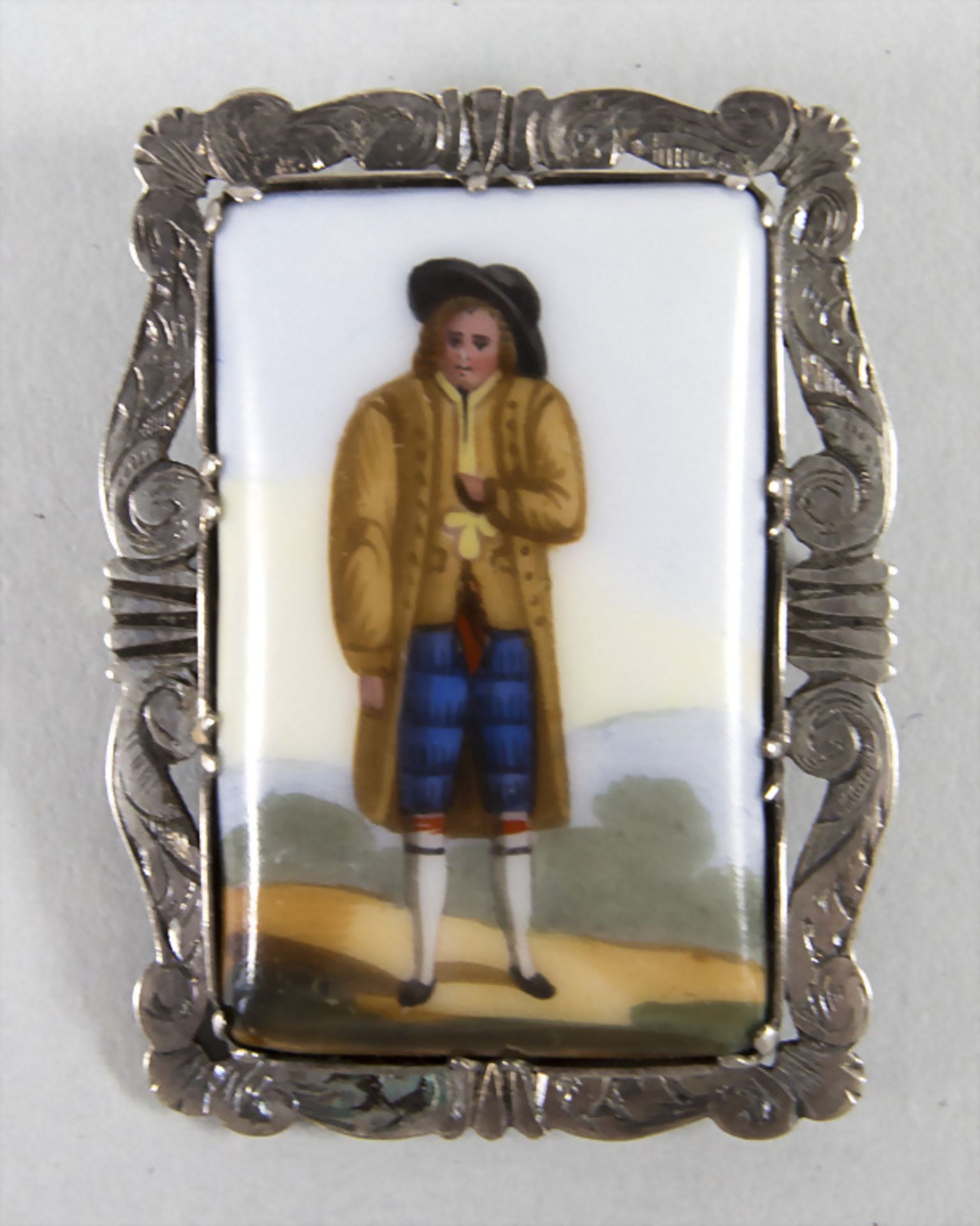 Miniaturbrosche mit Herrenbildnis / A miniature brooch with a depiction of a gentleman, wohl ...