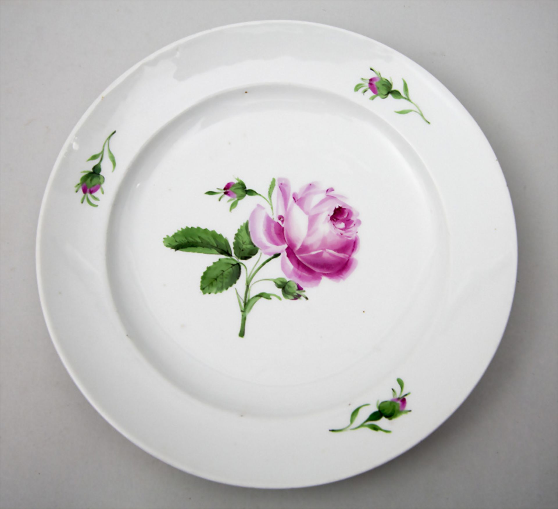 Früher Teller 'Rote Rose' / An early plate 'Red Rose', Meissen, 18. Jh.