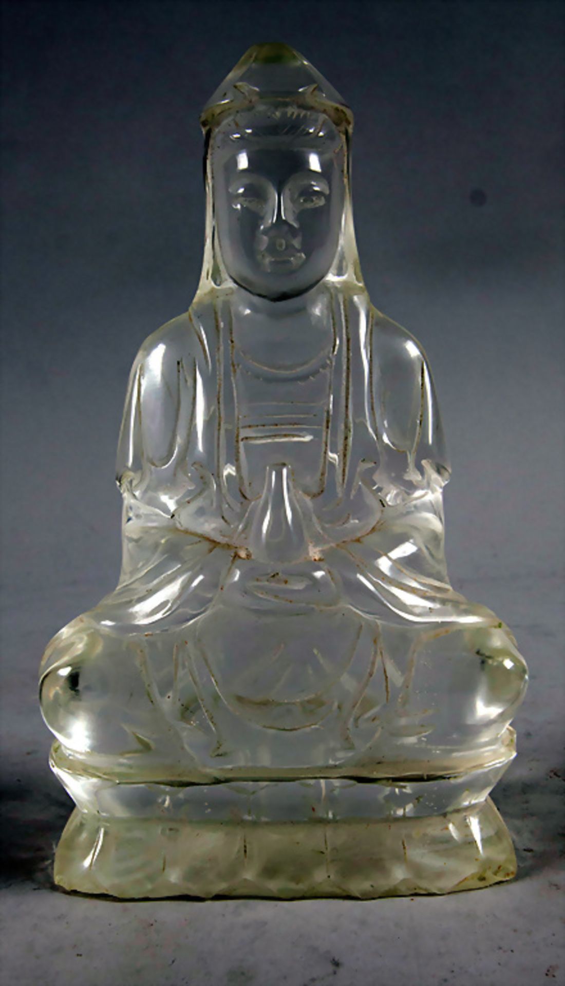 Bergkristall-Guanyin / A rock crystal Guanyin figure, China, 19./20. Jh.