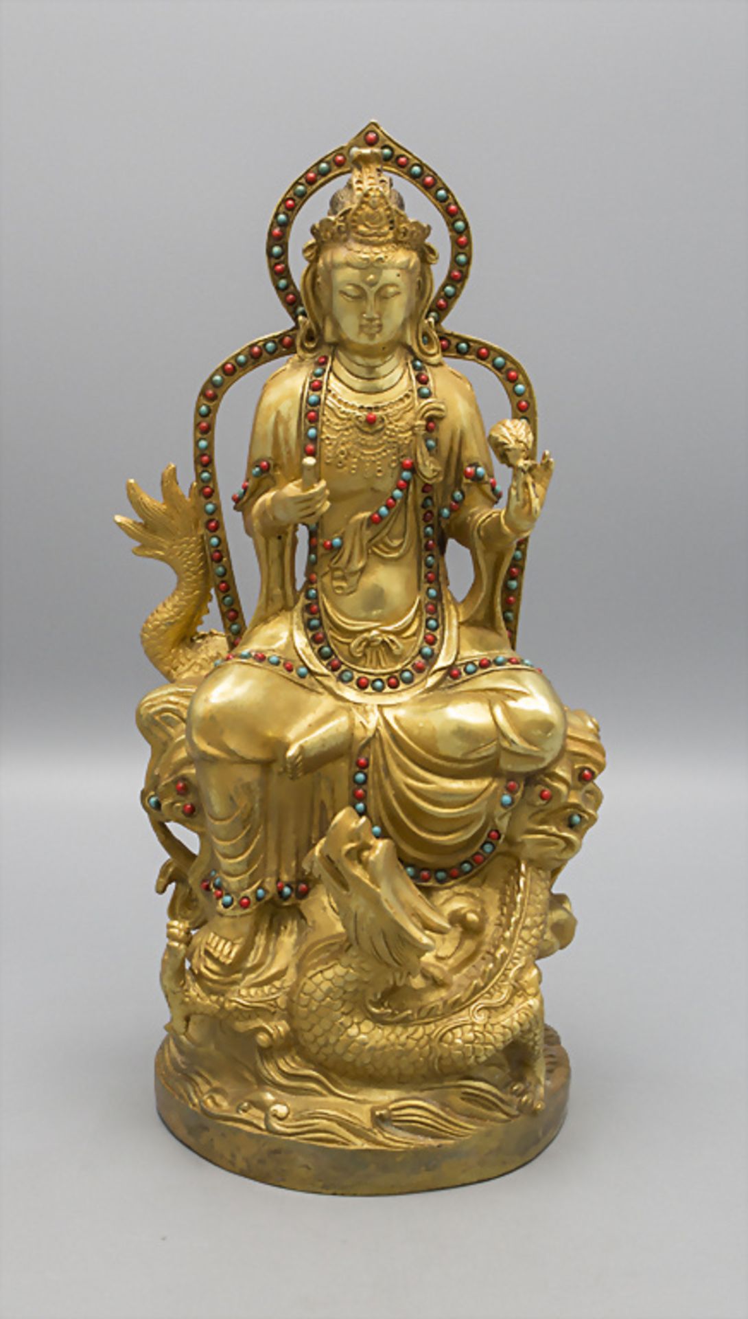 Tara mit Lotusblüte und Drachen / A Tara with a lotus flower and dragon, 20. Jh.