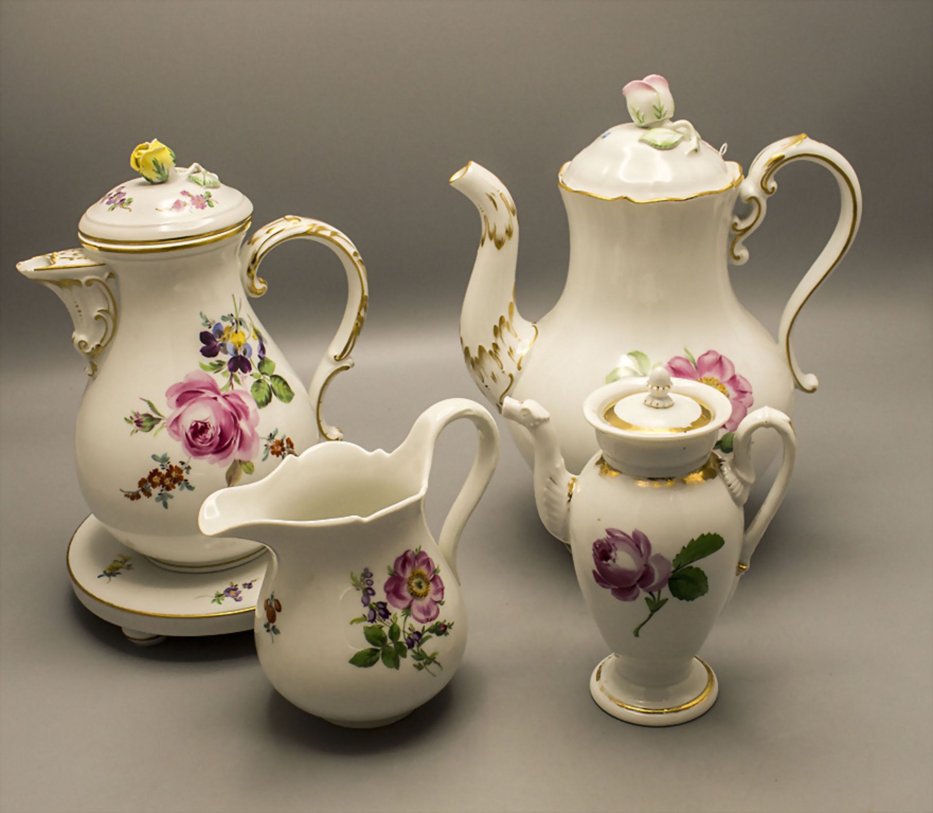 Konvolut aus 5 Teilen Porzellan / A set of 5 pieces of porcelain, Meissen, 20. Jh.