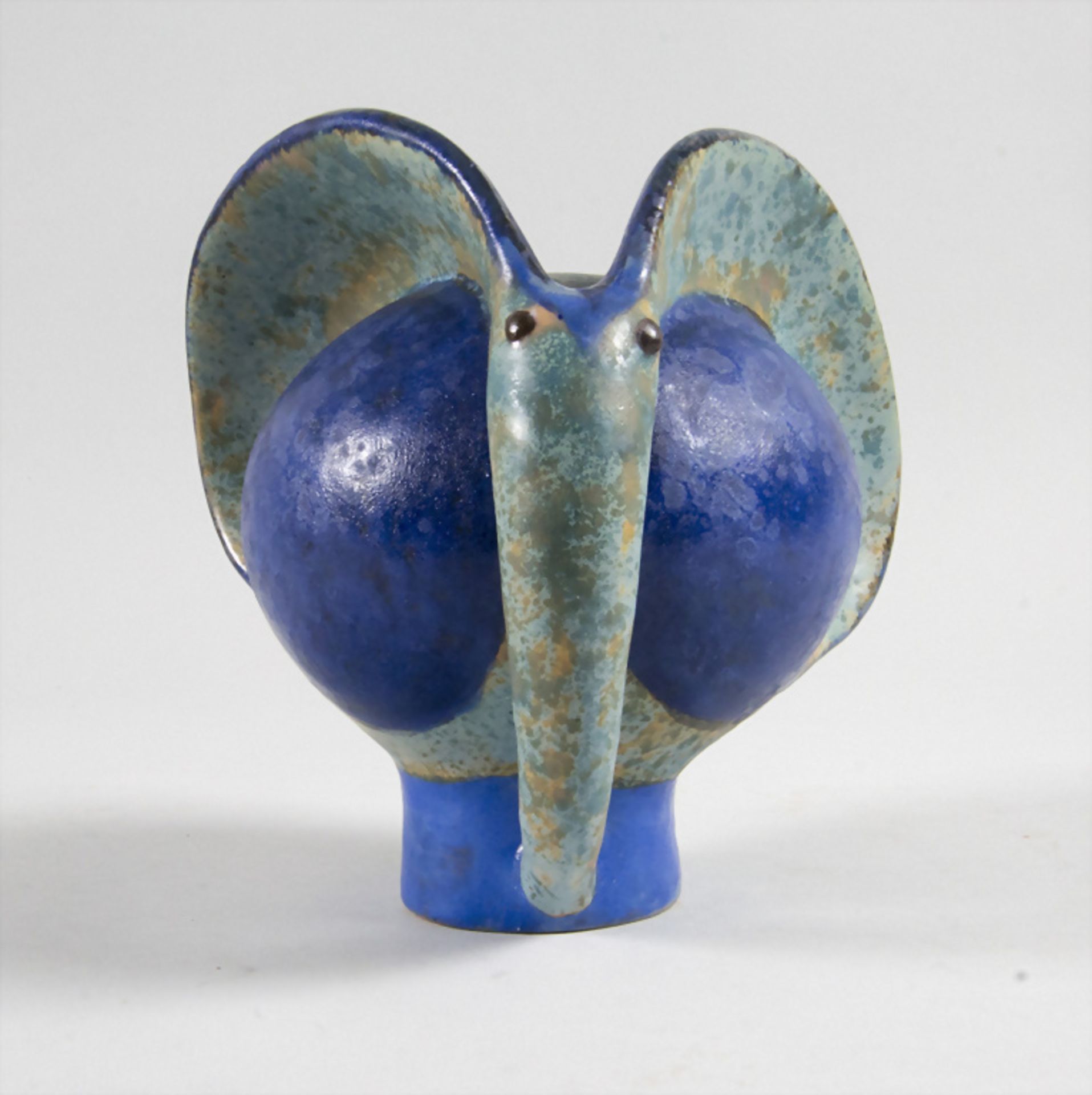 Keramik-Zierobjekt 'Elefant' / A ceramic elefant, Karlsruher Majolika, Werkstattarbeit Eva ...