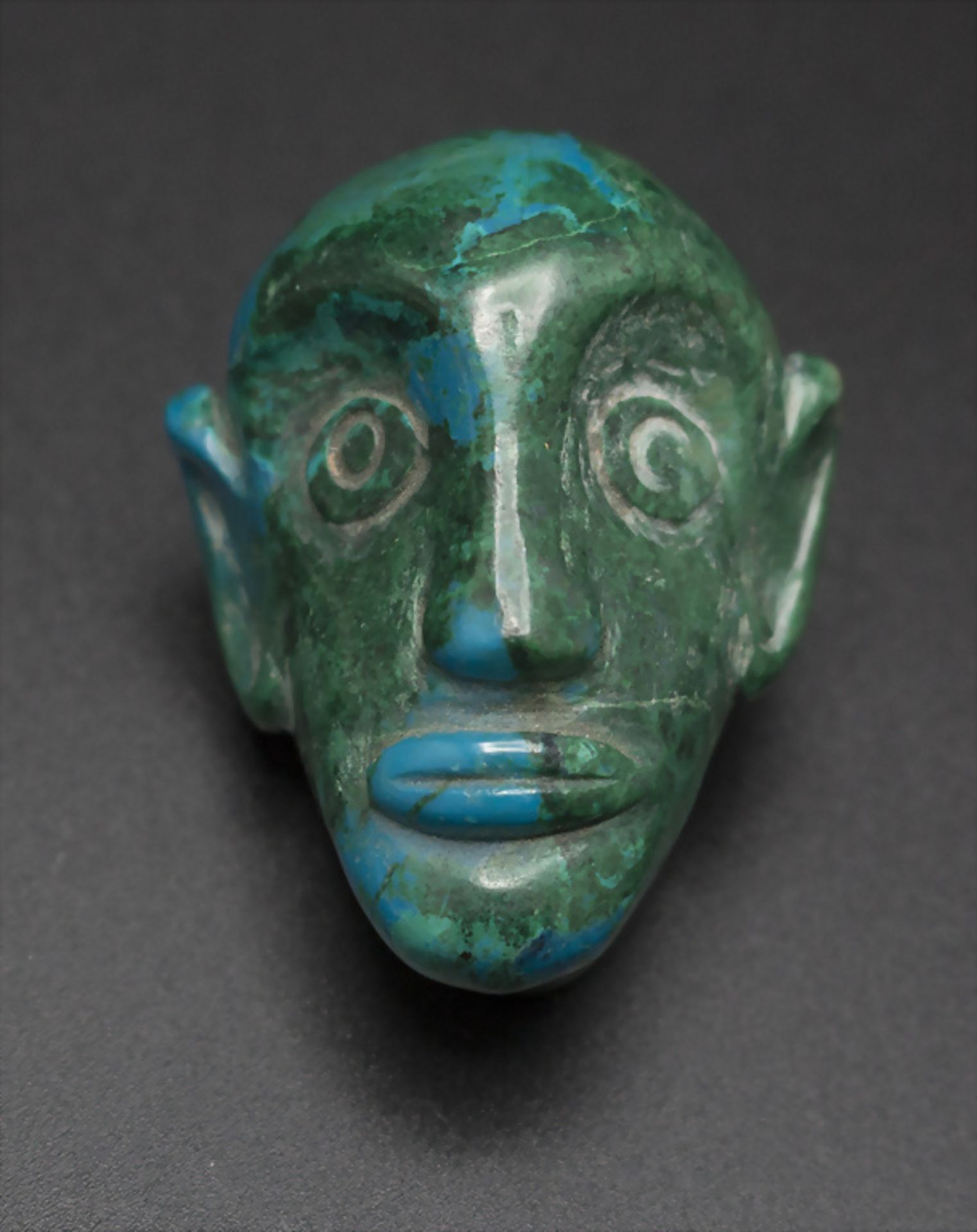 Malachitfigur 'Kopf' / A malachite figure 'head'